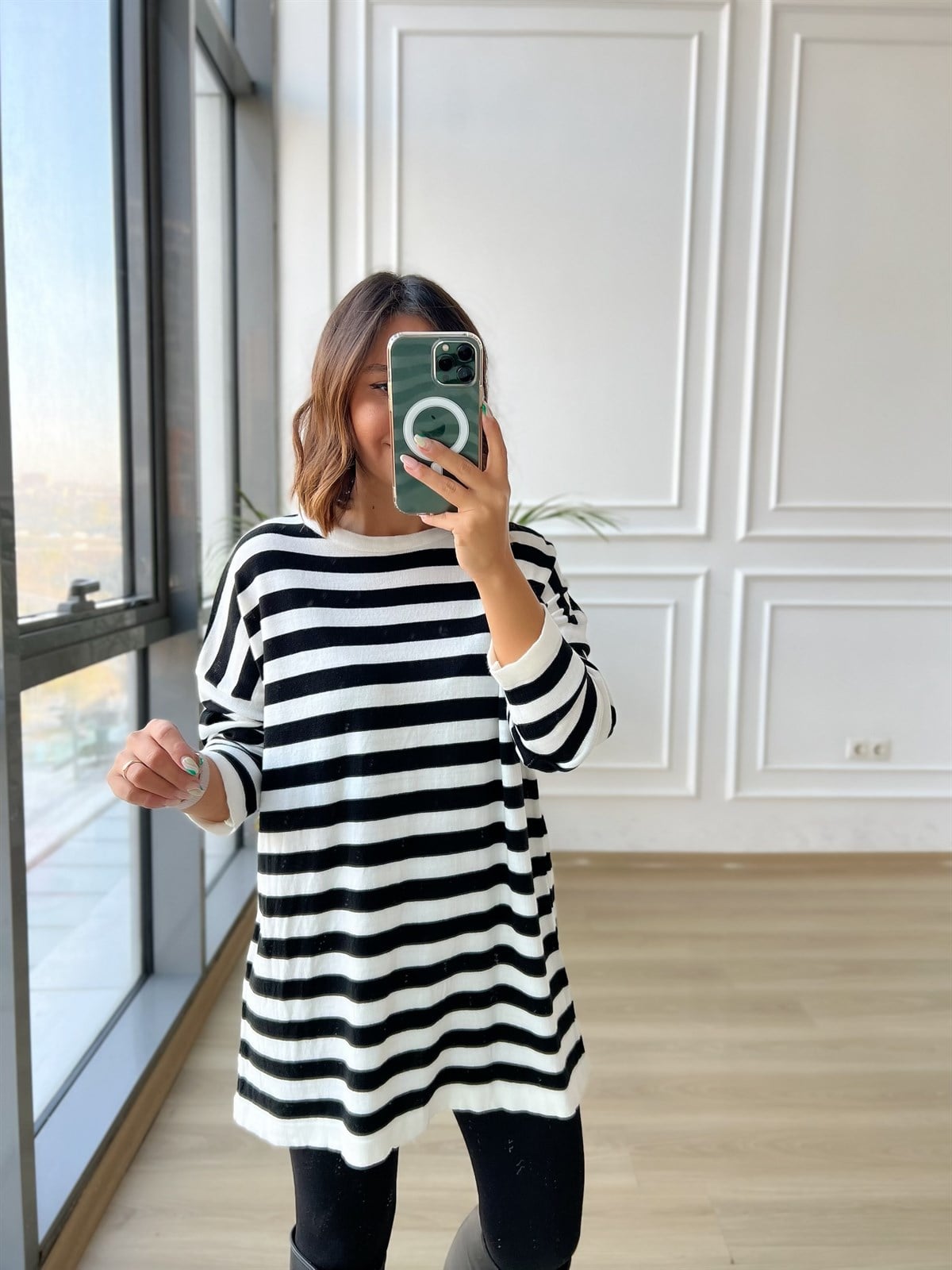 Siyah Çizgili Triko