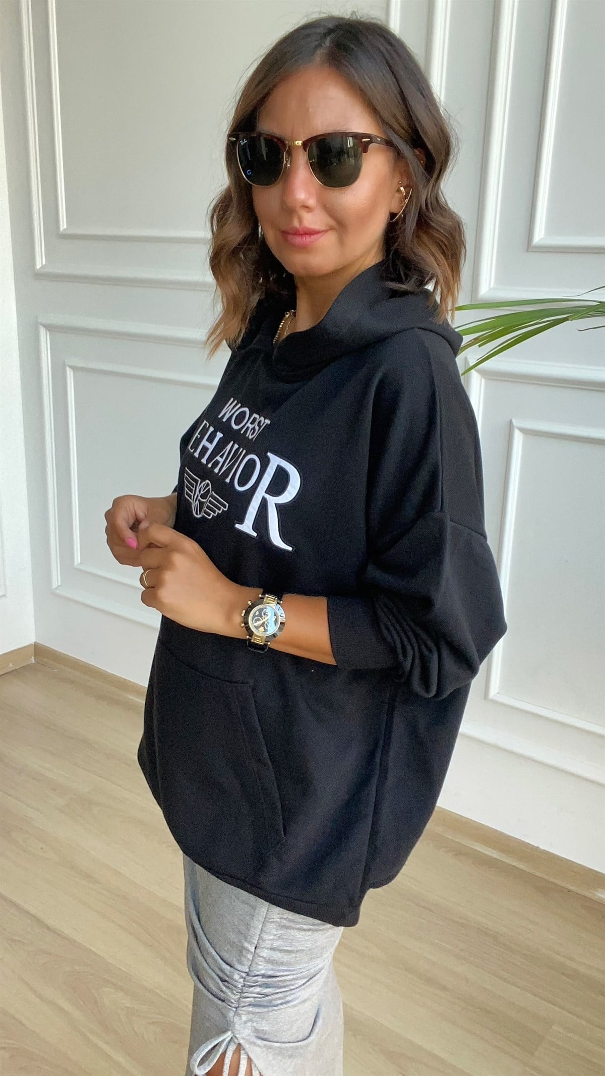Siyah Önden Cebli Kapsonlu Sweatshirt