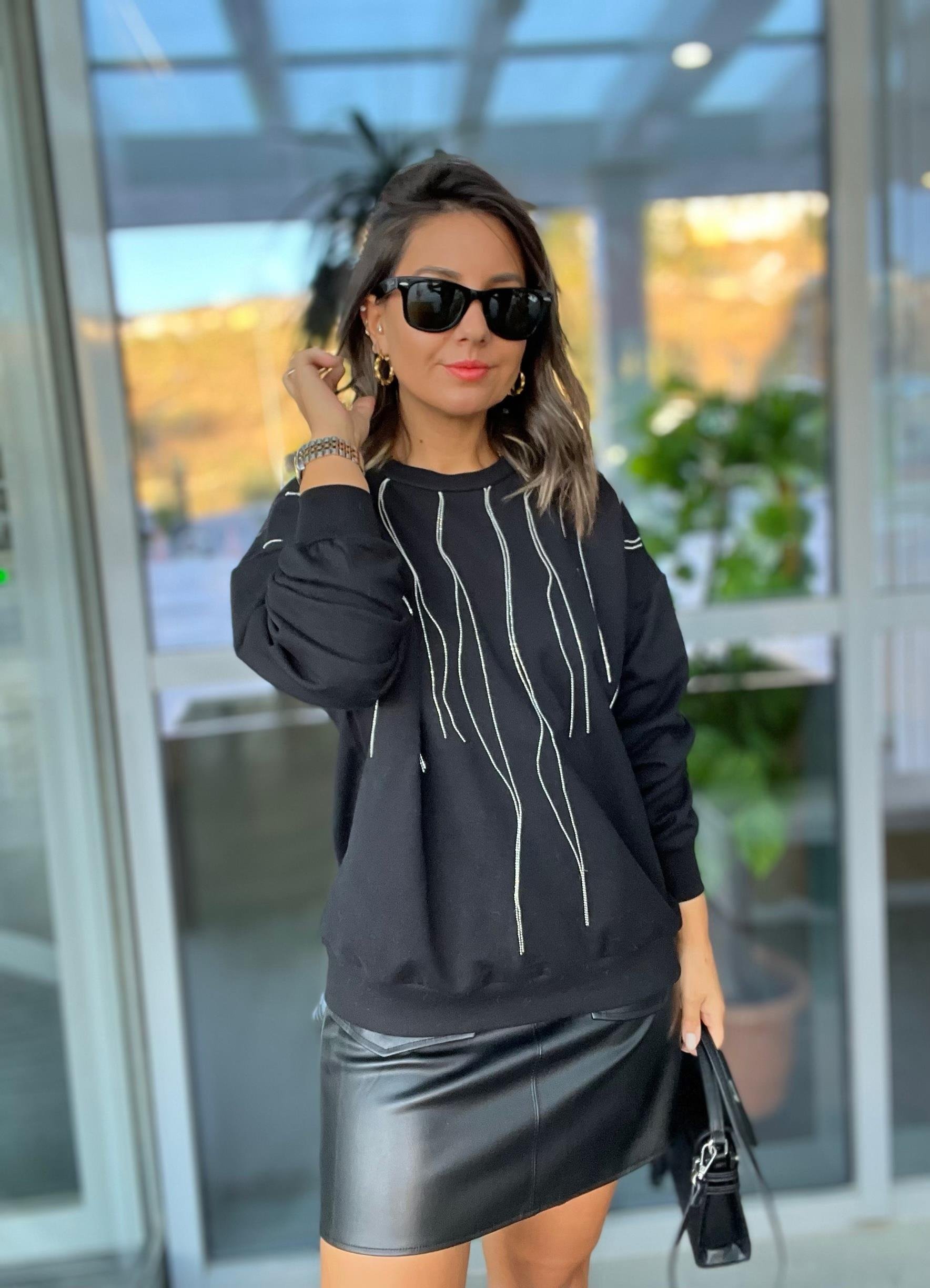 Siyah Zincir Detayli Sweatshirt