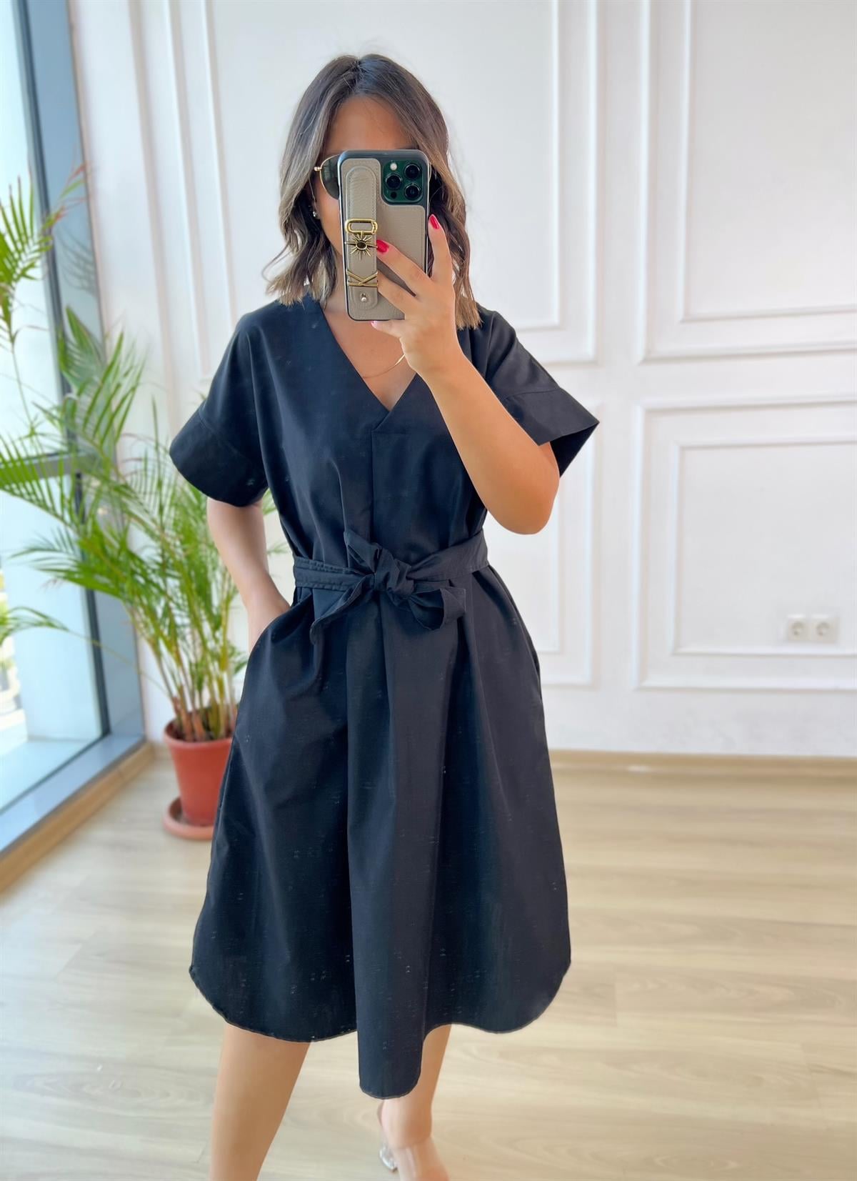 Siyahi Beli Kuşaklı Poplin Elbise