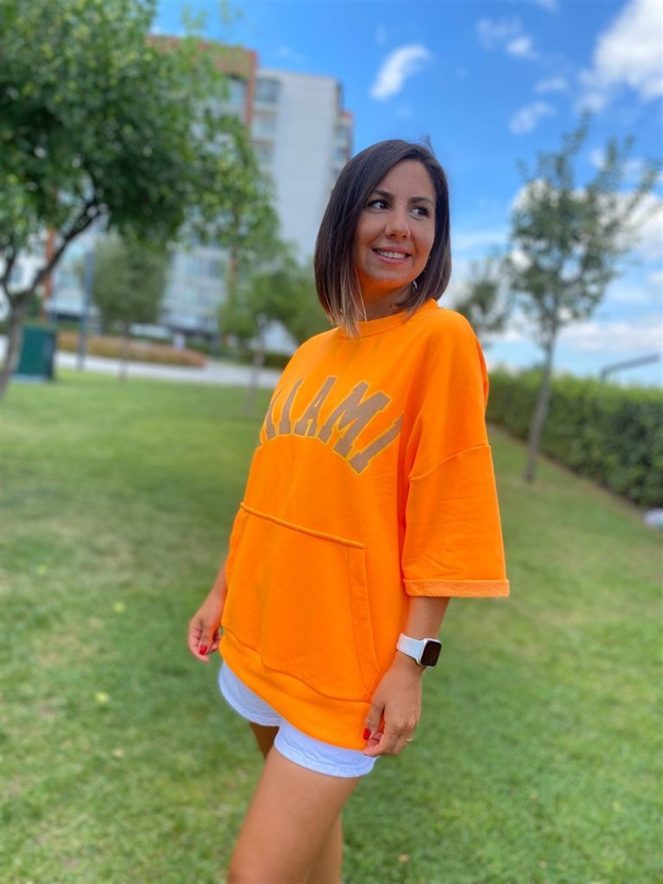 Turuncu cepli sweatshirt