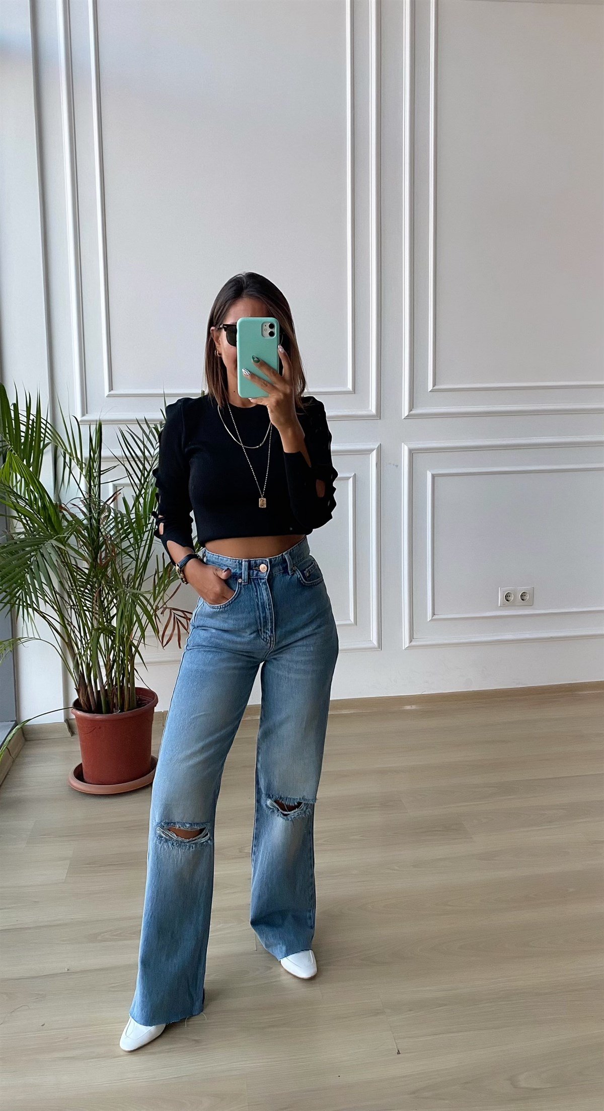 Yırtık Detaylı Boru Paça Jean