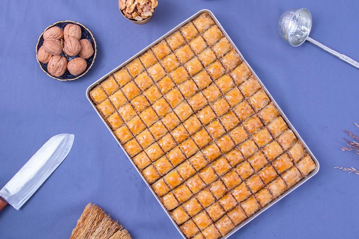 CEVİZLİ ÖZEL BAKLAVA TEPSİ ( Kaporalı)
