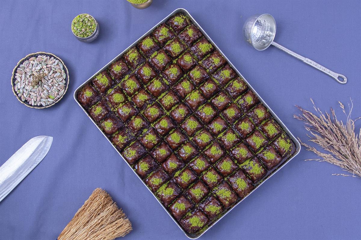 ÇİKOLATALI FISTIKLI BAKLAVA TEPSİ