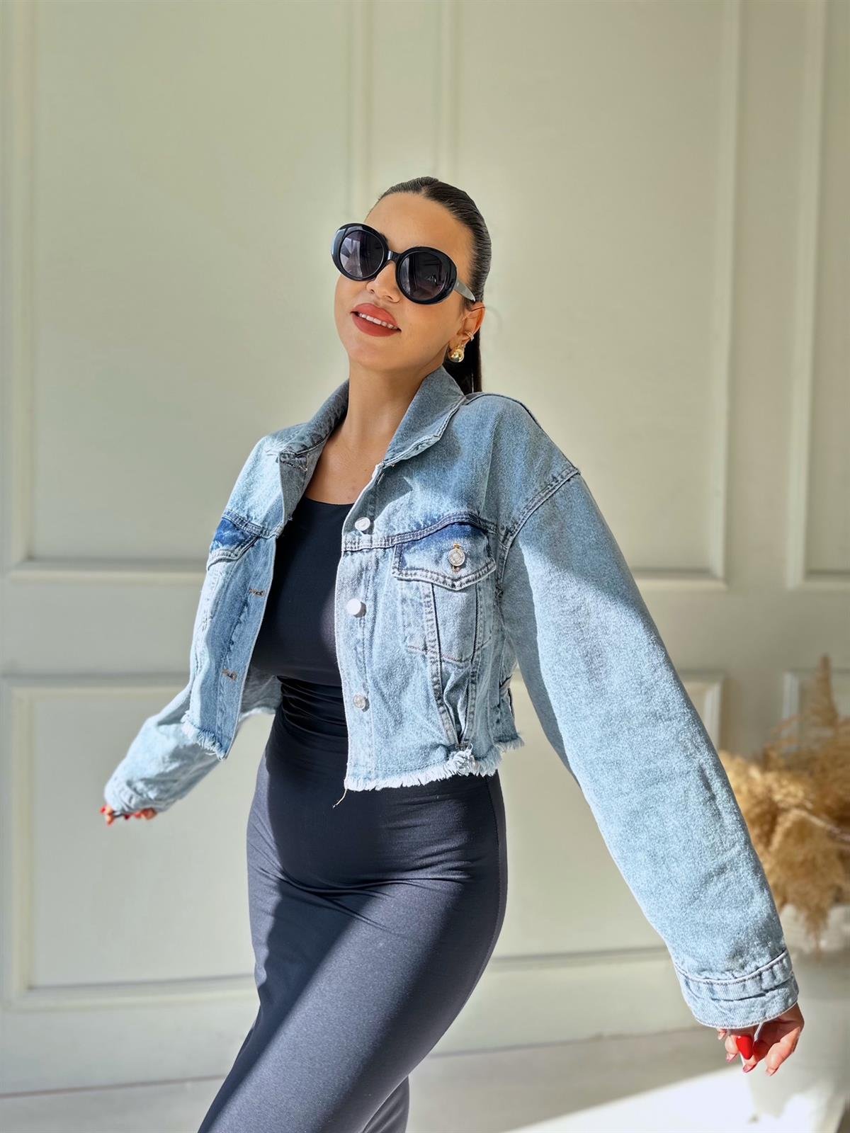 Açık Mavi Crop Denim Ceket