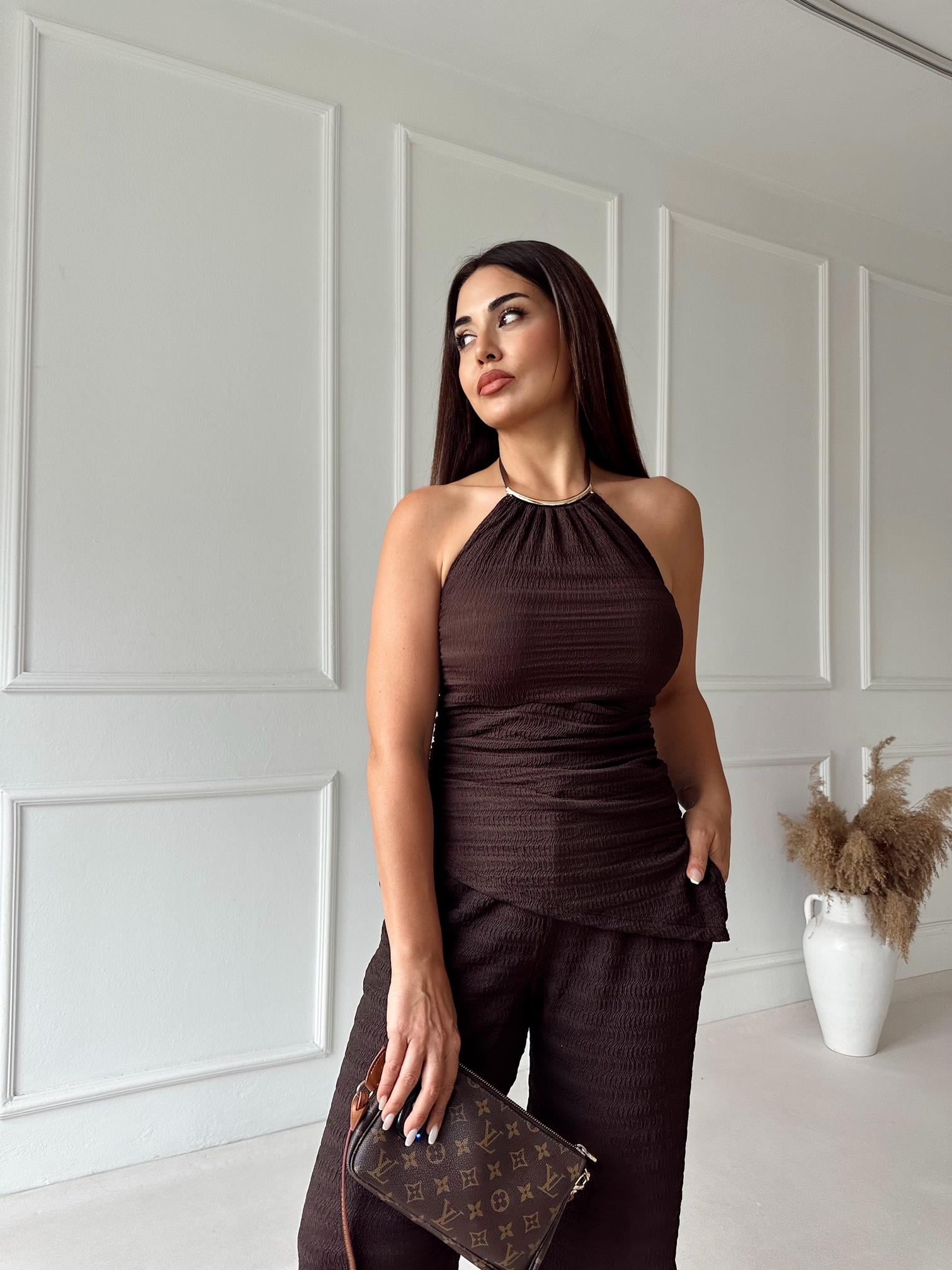 Athena Gold Detay Halter Yaka Bluz ve Pantolon Takım - Kahve 