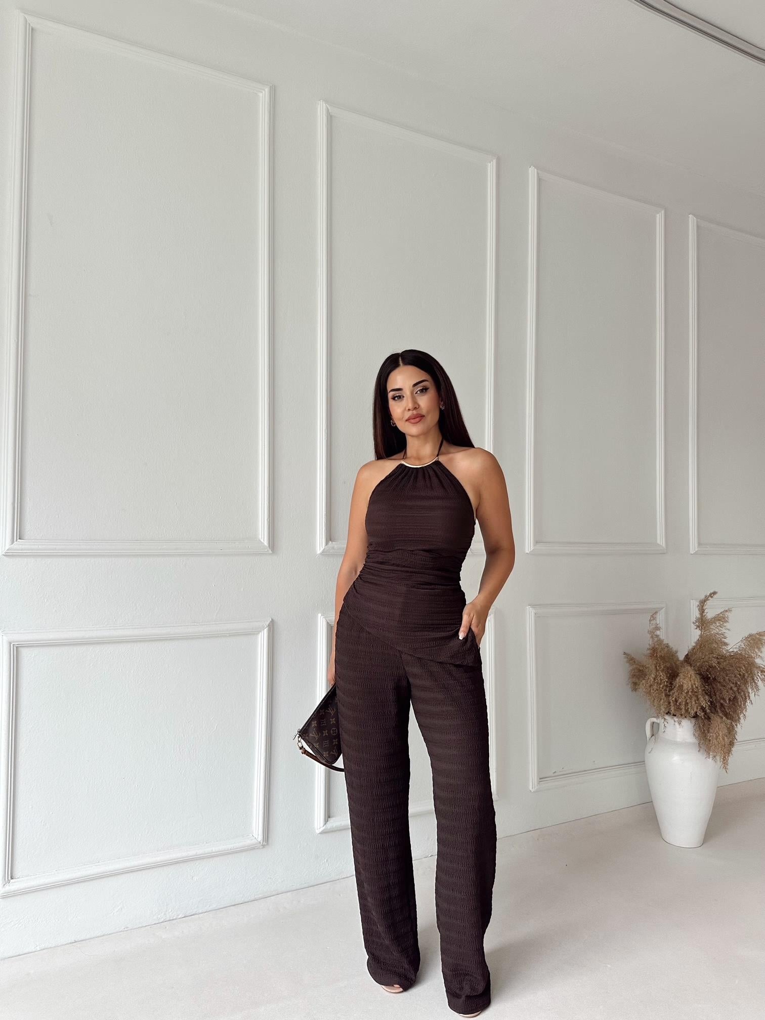 Athena Gold Detay Halter Yaka Bluz ve Pantolon Takım - Kahve 