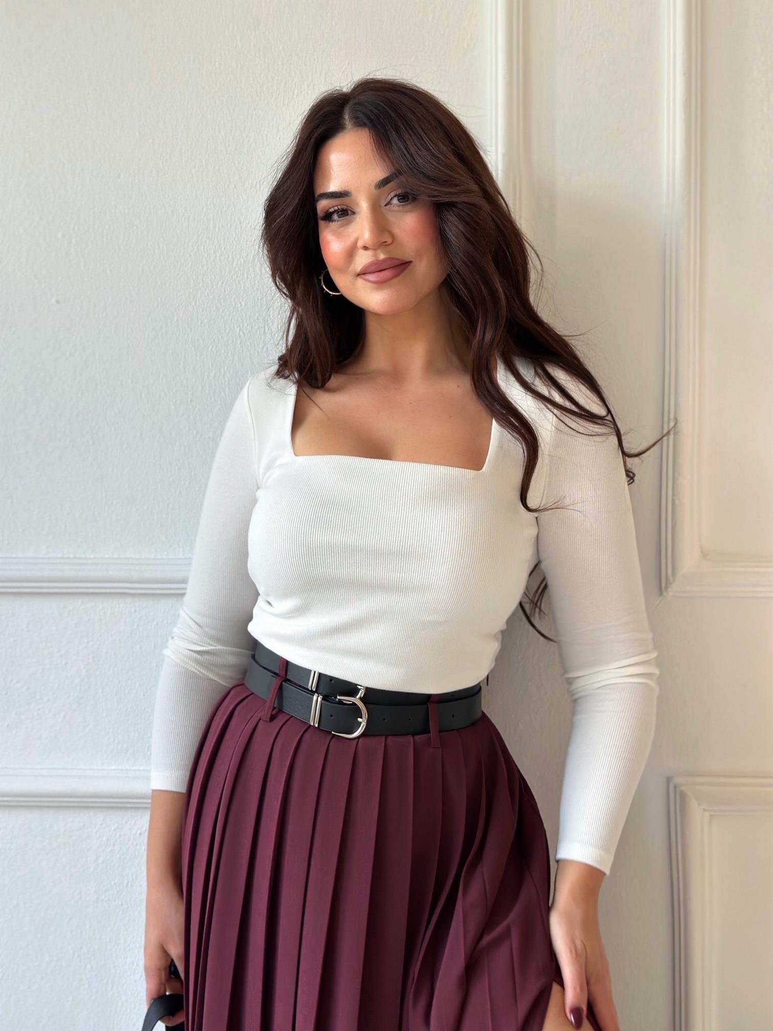 Beyaz Kare Yaka Pamuklu Basic Bluz