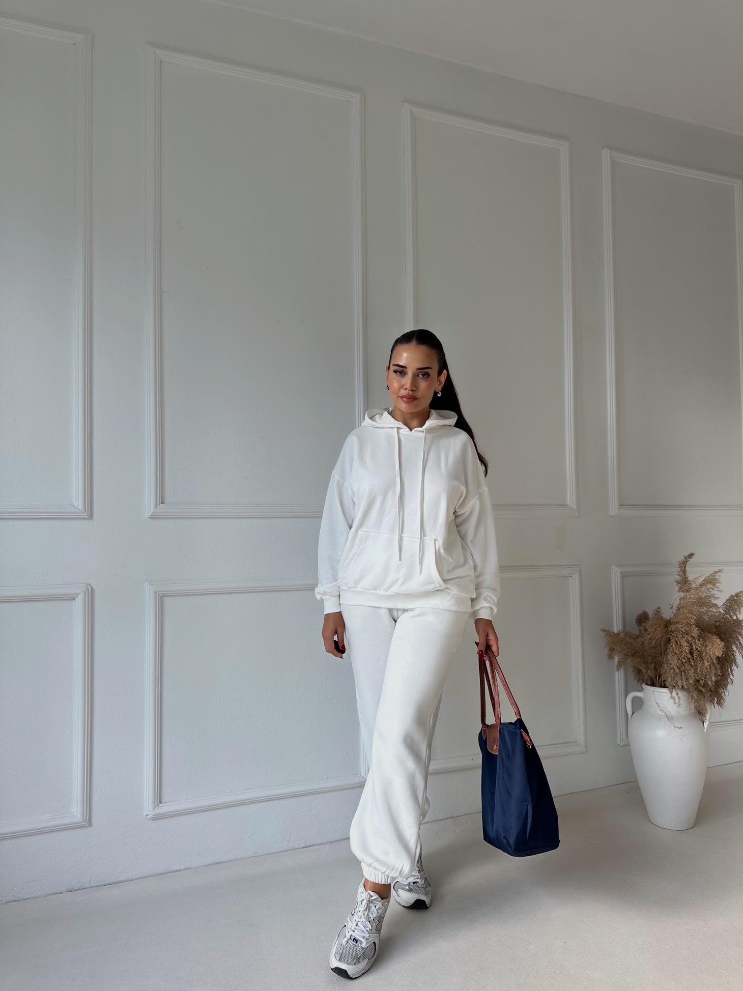 Beyaz Paçası Lastikli Eşofman Altı