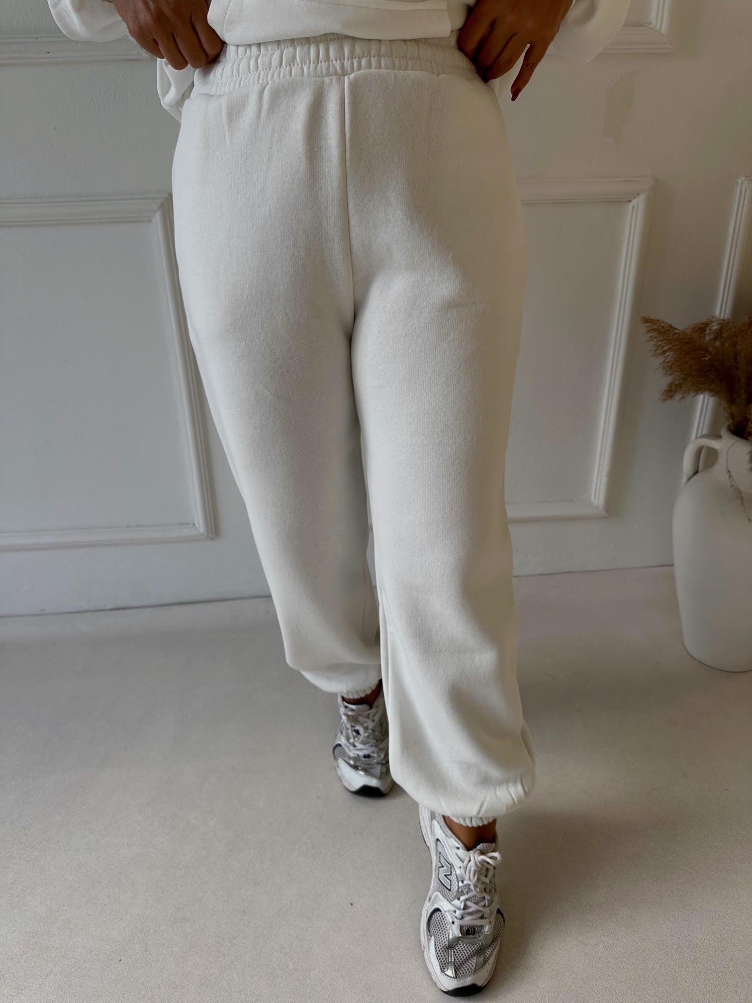 Beyaz Paçası Lastikli Eşofman Altı