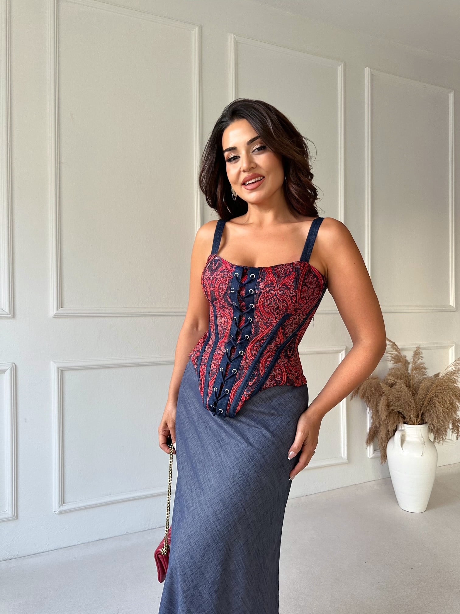 Bordo Şal Desenli Korse