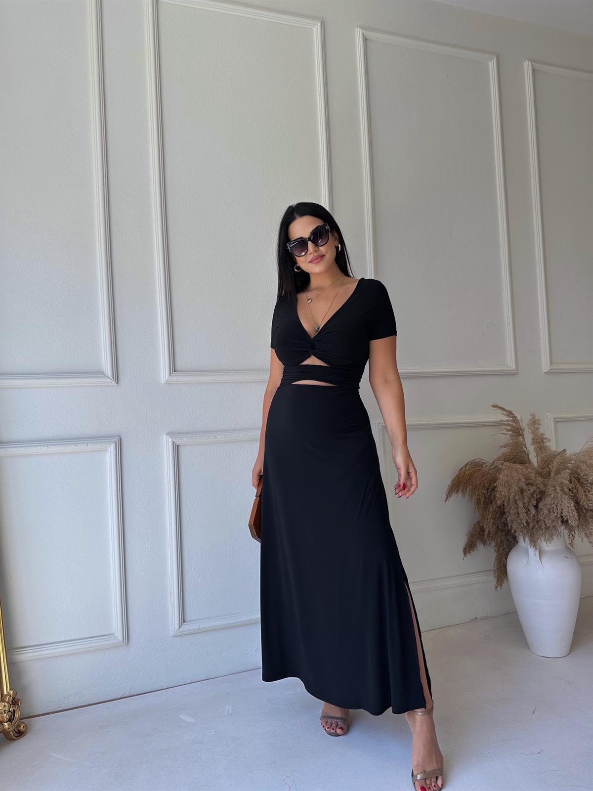 Dekolte Detaylı V Yaka Siyah Maksi Elbise