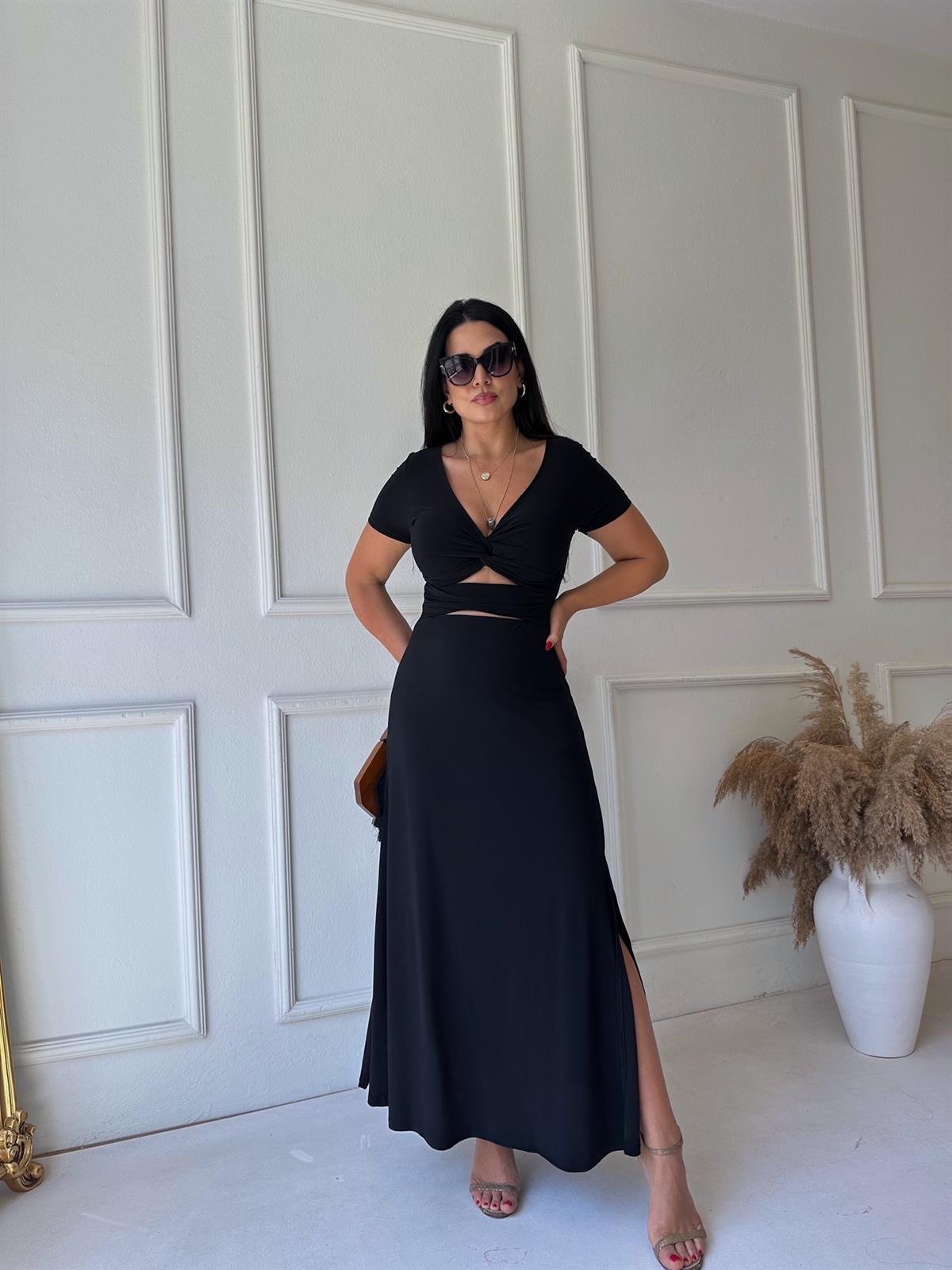 Dekolte Detaylı V Yaka Siyah Maksi Elbise
