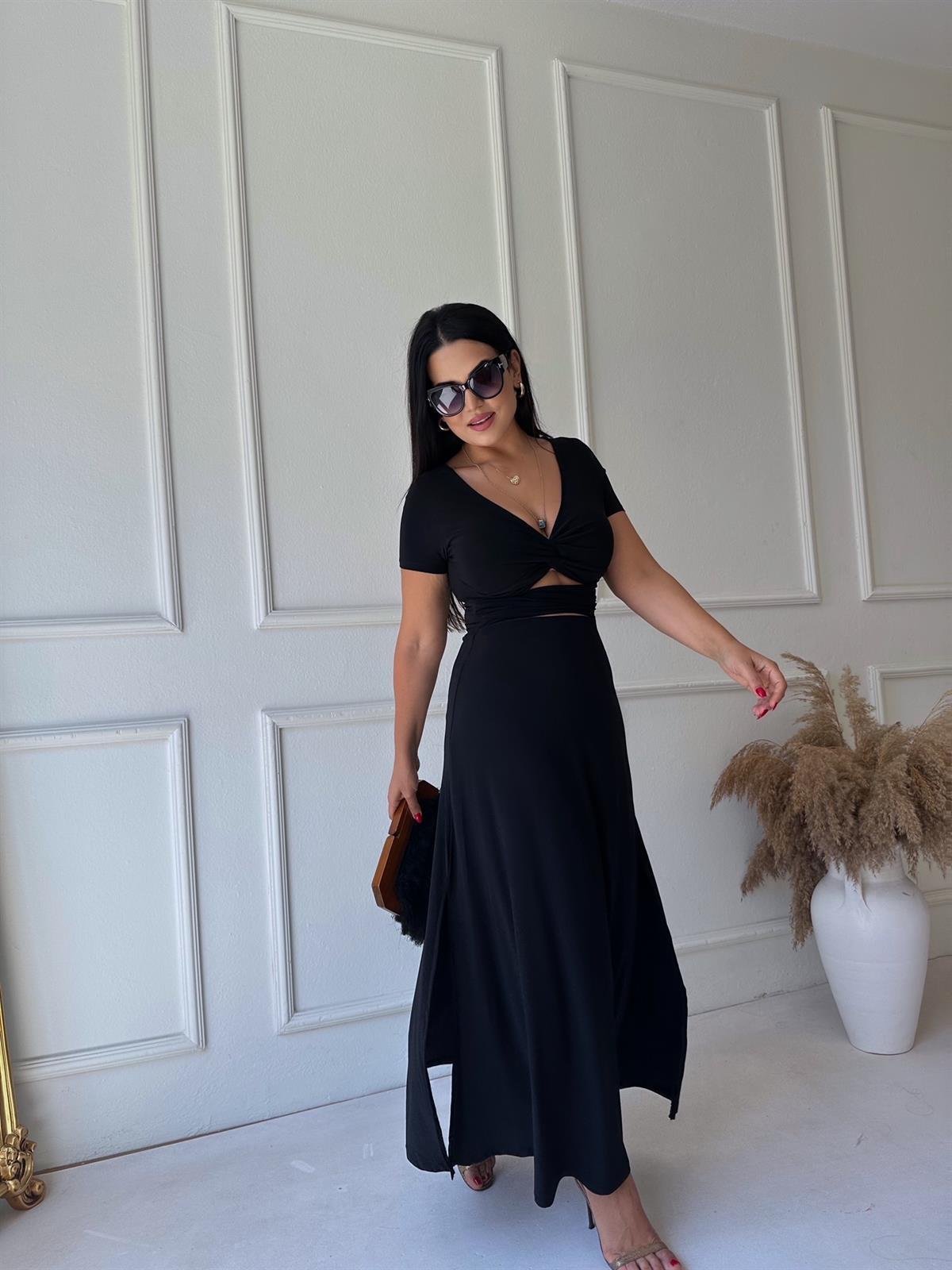Dekolte Detaylı V Yaka Siyah Maksi Elbise