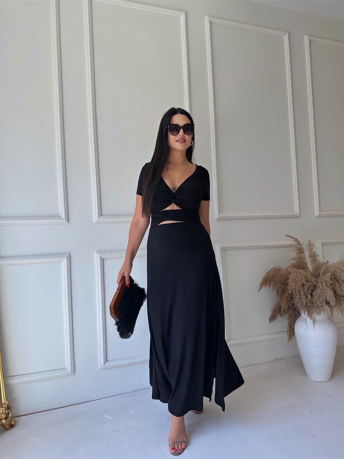 Dekolte Detaylı V Yaka Siyah Maksi Elbise