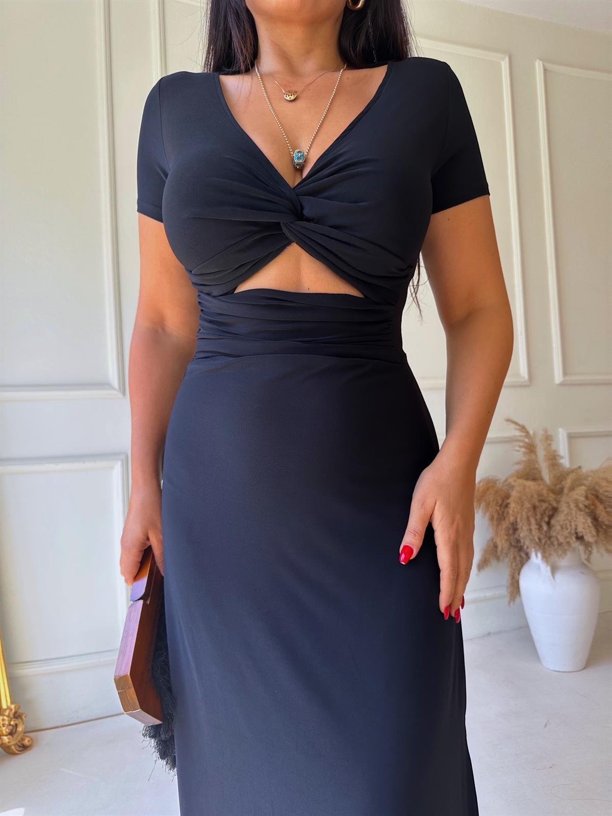 Dekolte Detaylı V Yaka Siyah Maksi Elbise