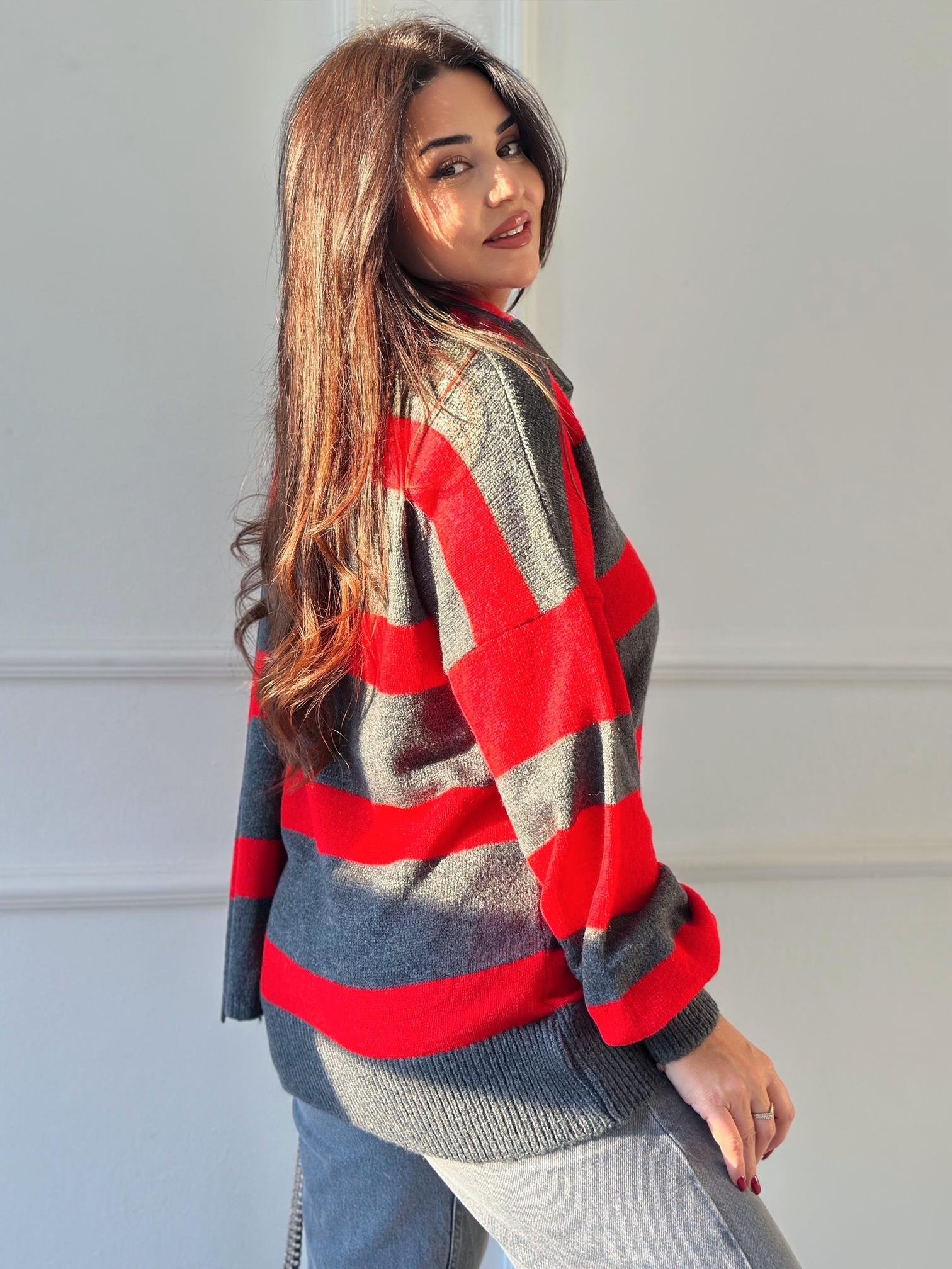 Kırmızı Atkılı Şeritli V Yaka Hırka