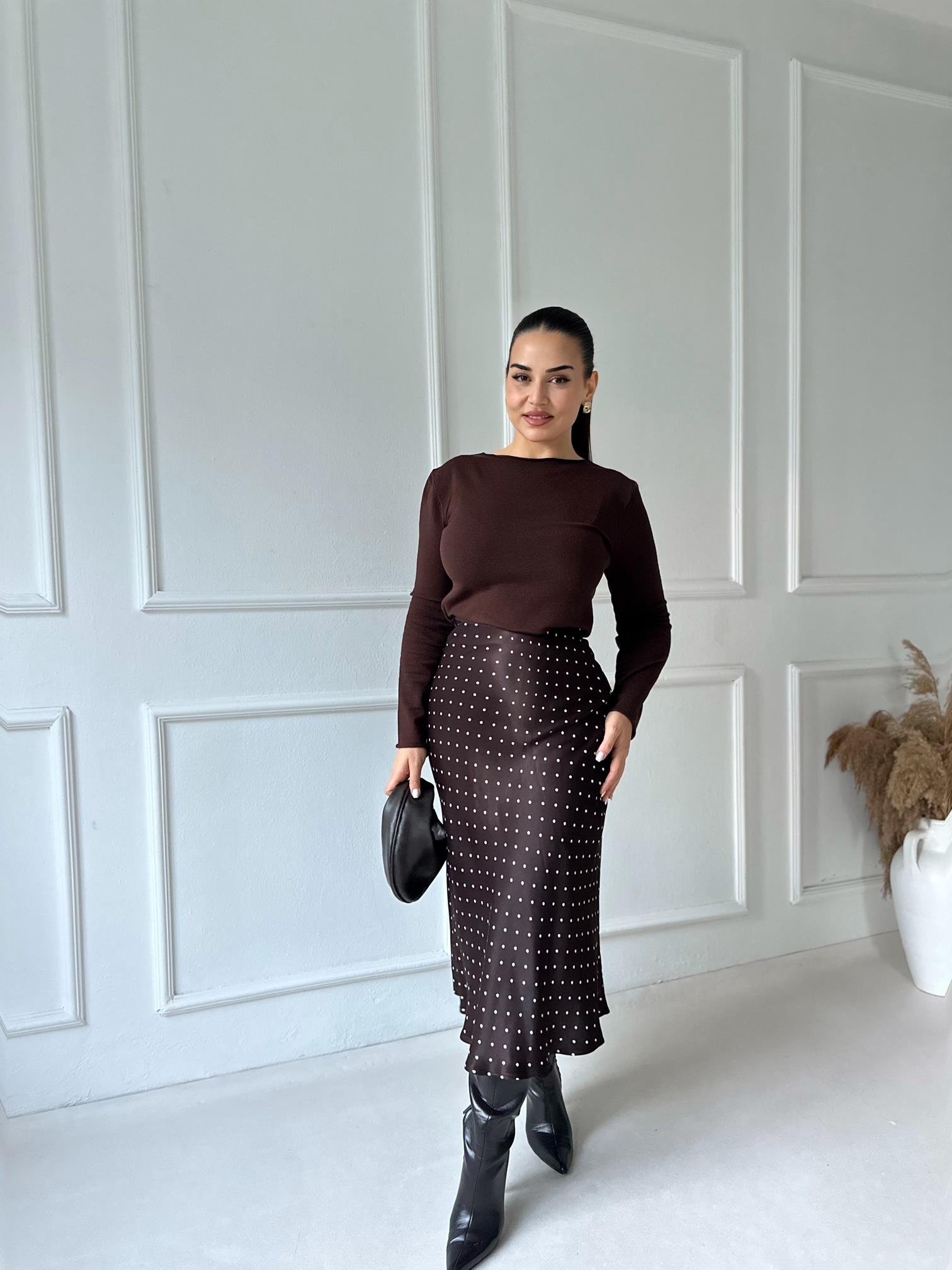 Lüks Kalite Acı Kahve Puantiyeli Midi Saten Etek | Nora Butik