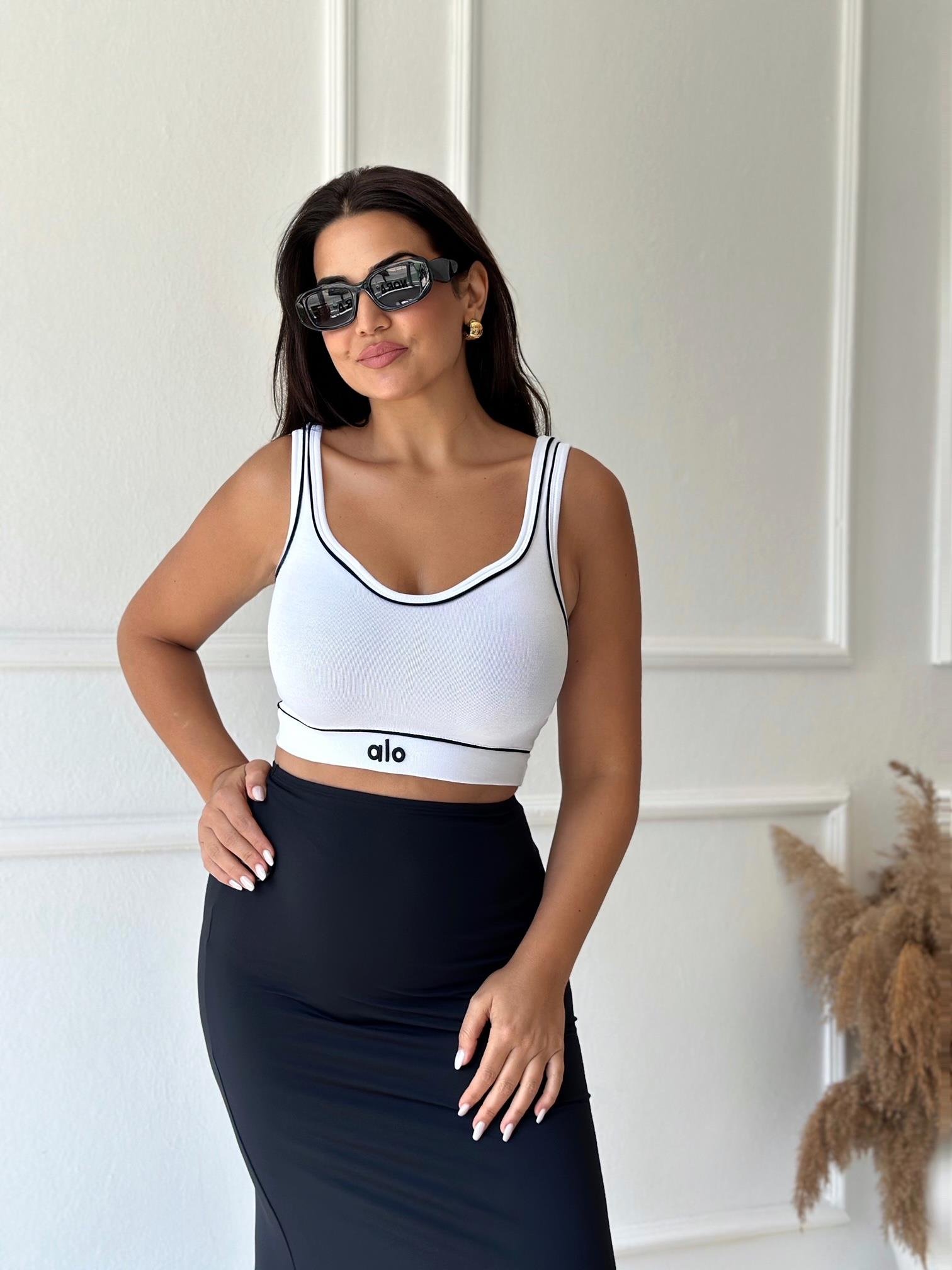 Lüks Kalite Alo Nakışlı Crop Top Beyaz