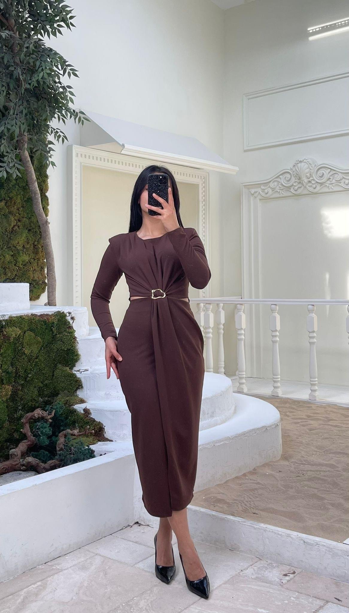 Lüks Kalite Bel Dekolteli Kahve Midi Elbise