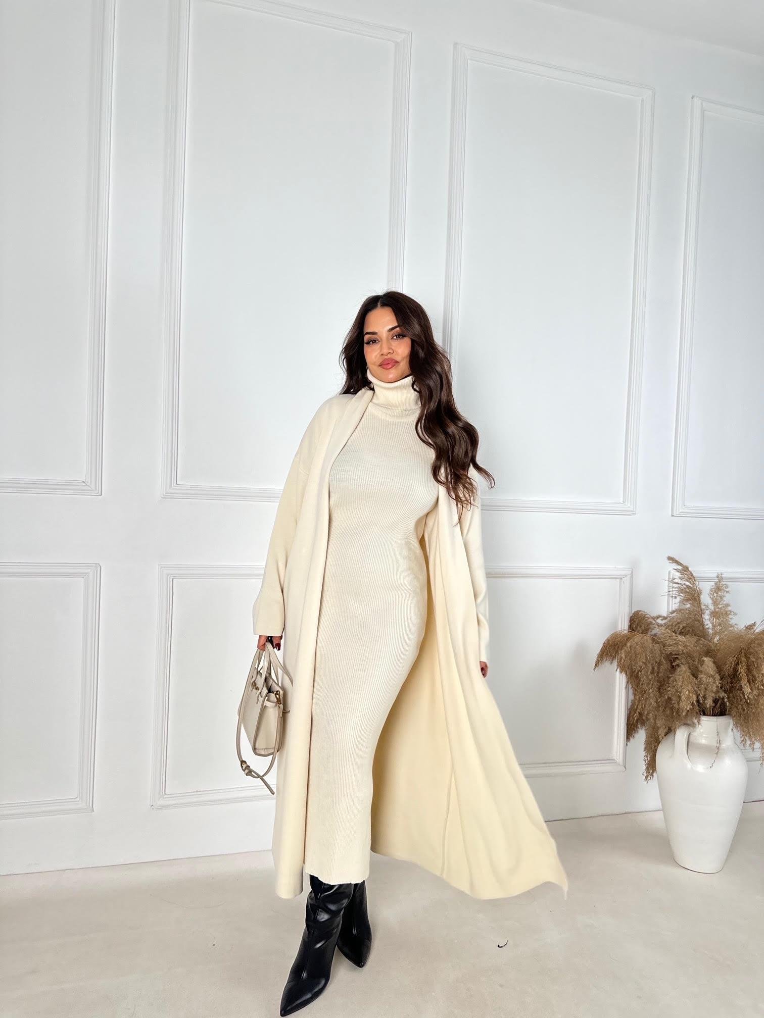 Lüks Kalite Ekru Kolsuz Triko Elbise ve Hırka Takım