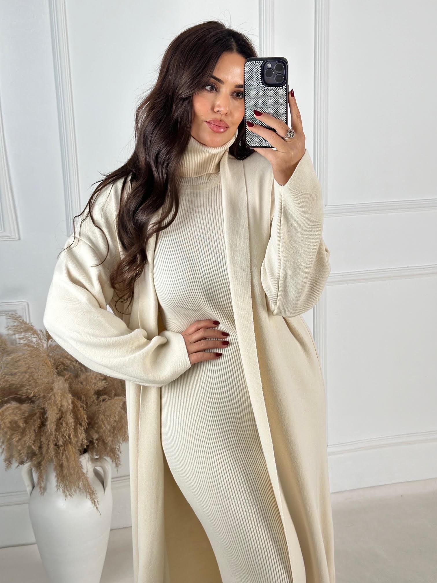 Lüks Kalite Ekru Kolsuz Triko Elbise ve Hırka Takım