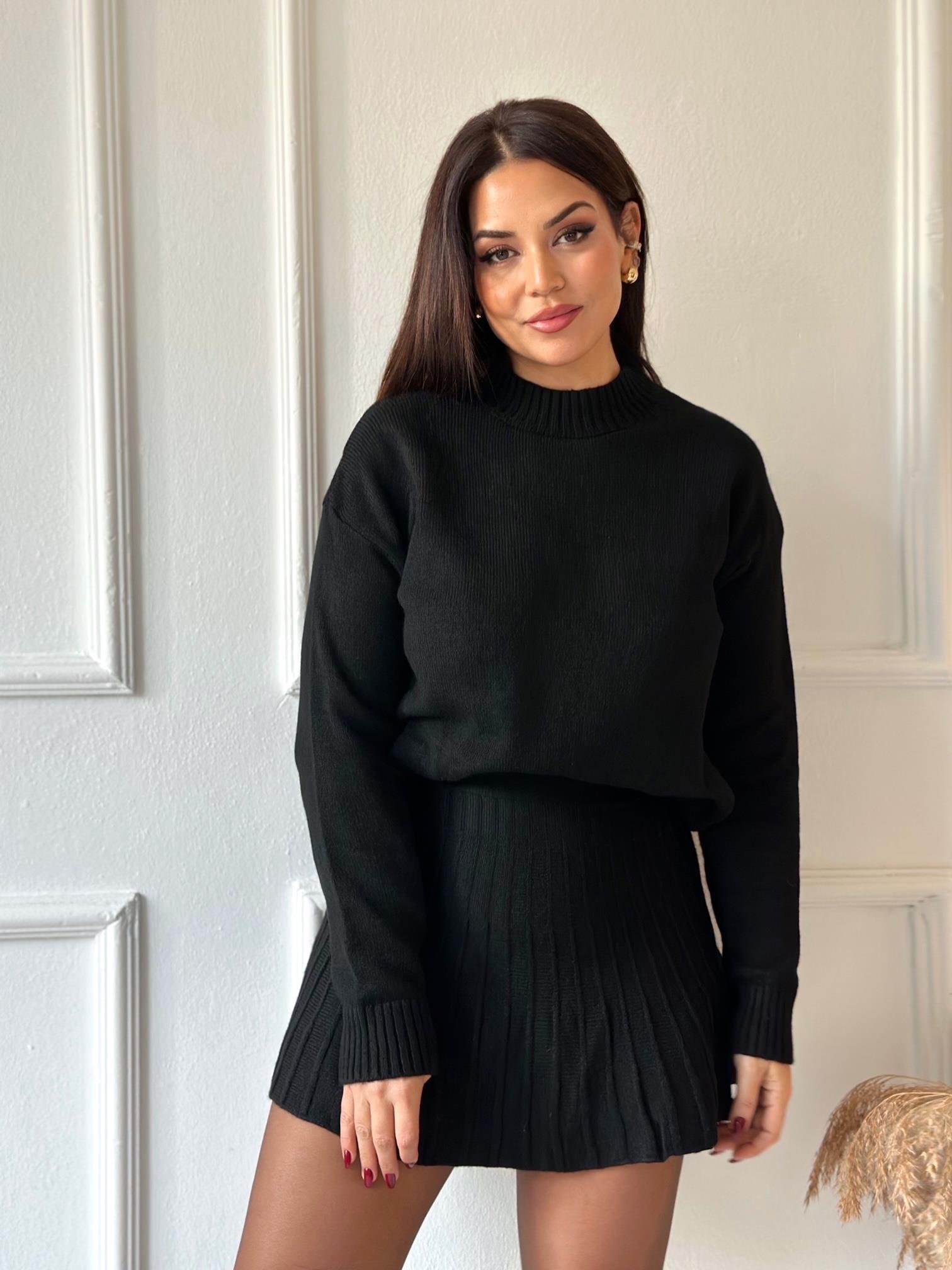 Lüks Kalite Siyah Kazak Pileli Etek Triko Takım