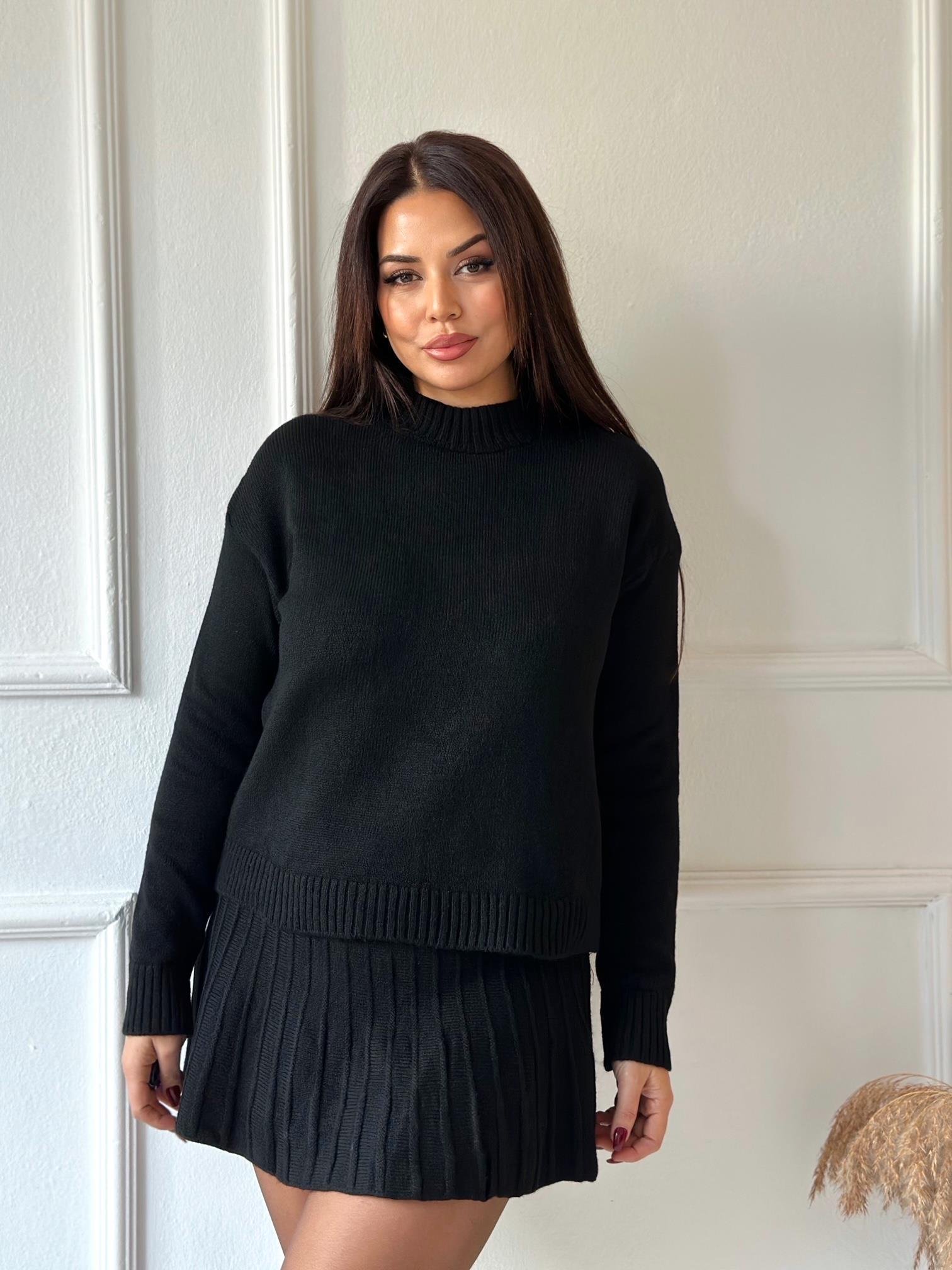 Lüks Kalite Siyah Kazak Pileli Etek Triko Takım