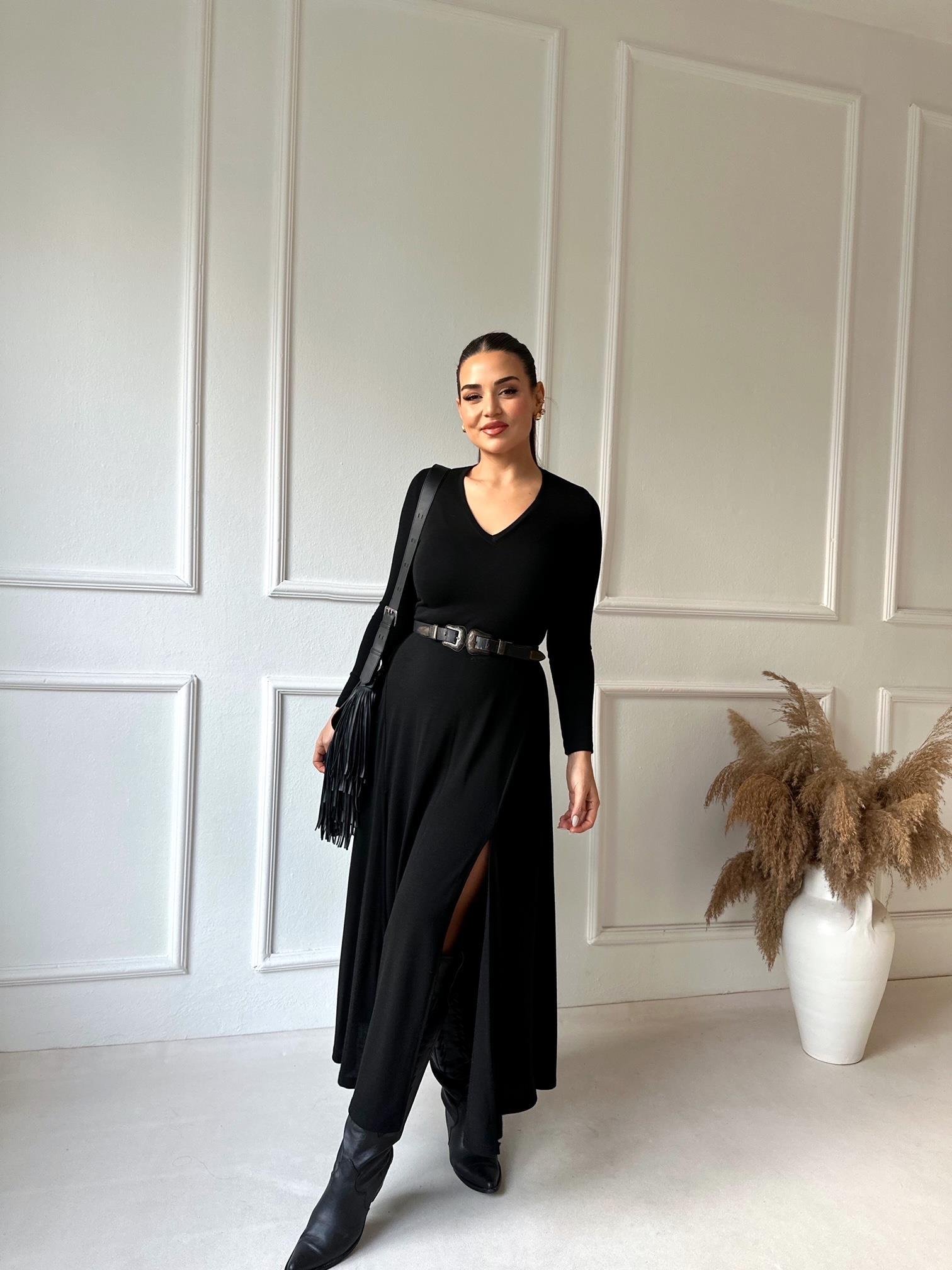 Lüks Kalite Siyah V Yaka Çift Yırtmaçlı Maksi Elbise