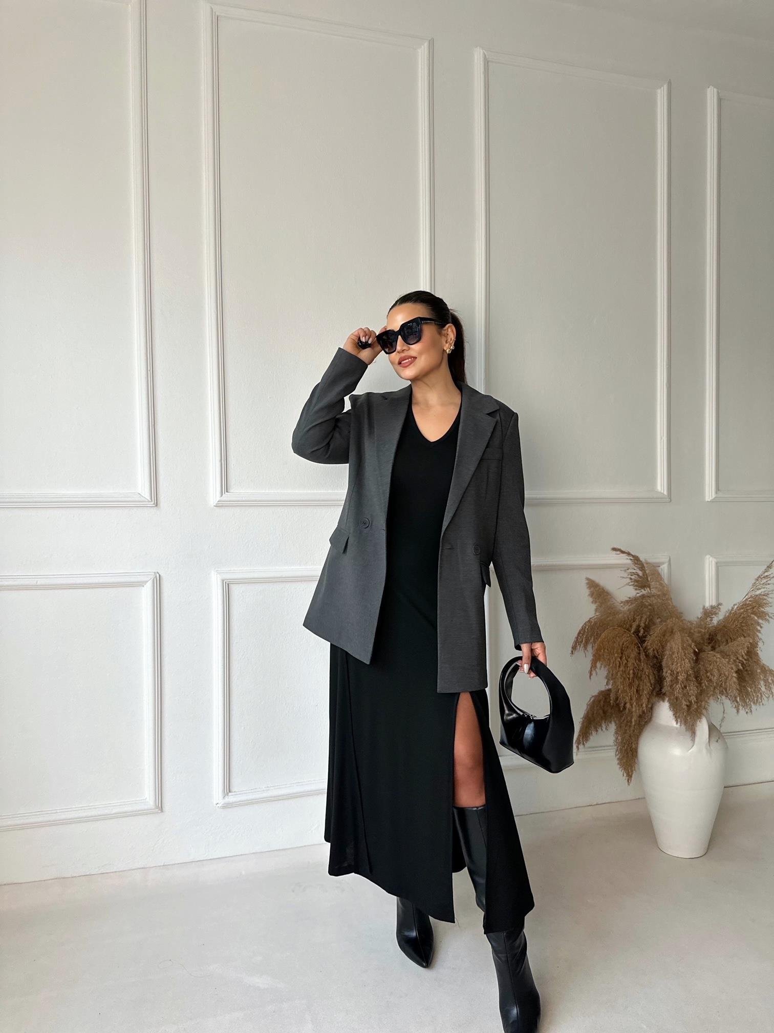 Lüks Kalite Siyah V Yaka Çift Yırtmaçlı Maksi Elbise