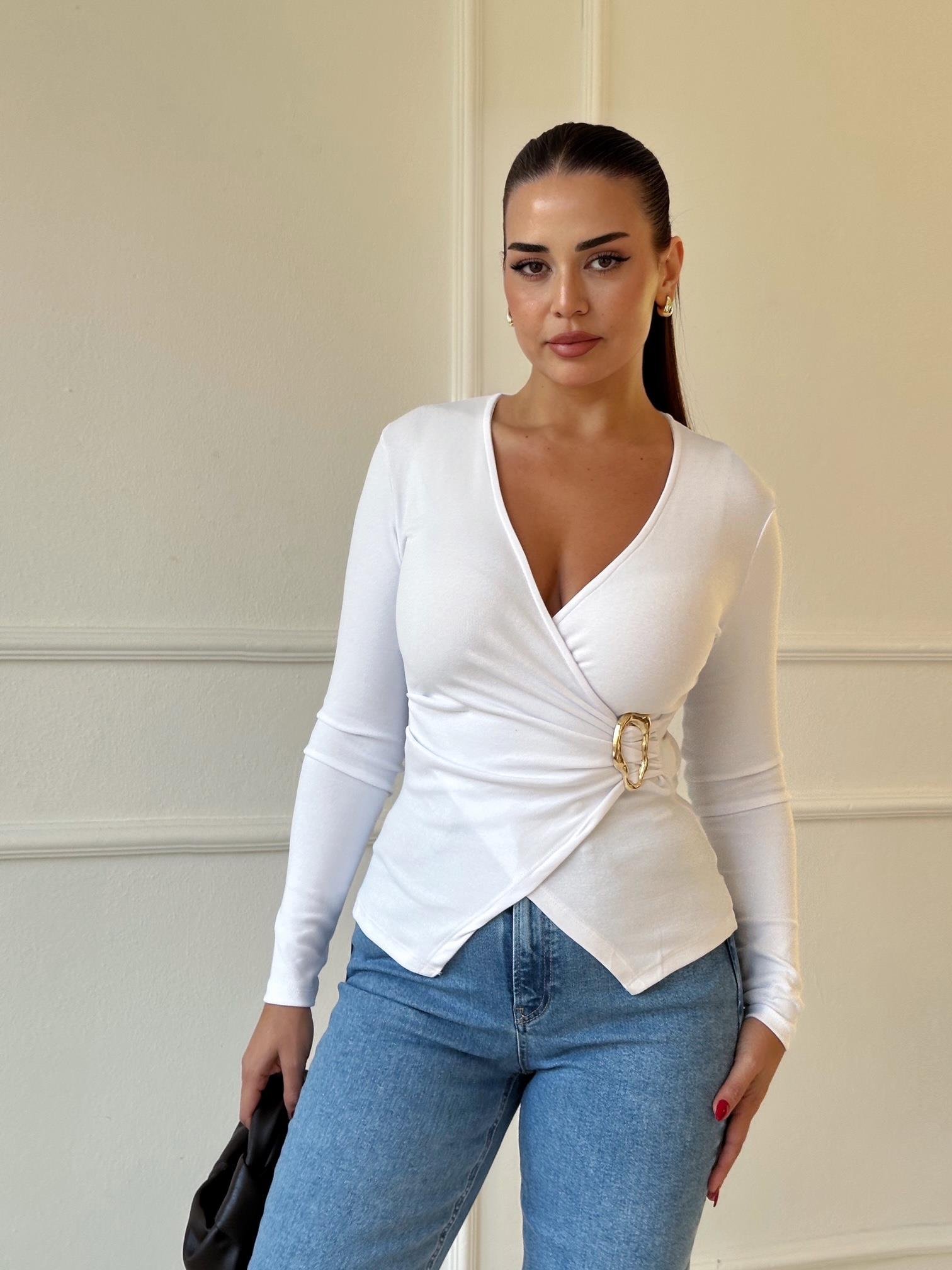 Lüks Kalite Toka Detaylı Beyaz Kruvaze Bluz