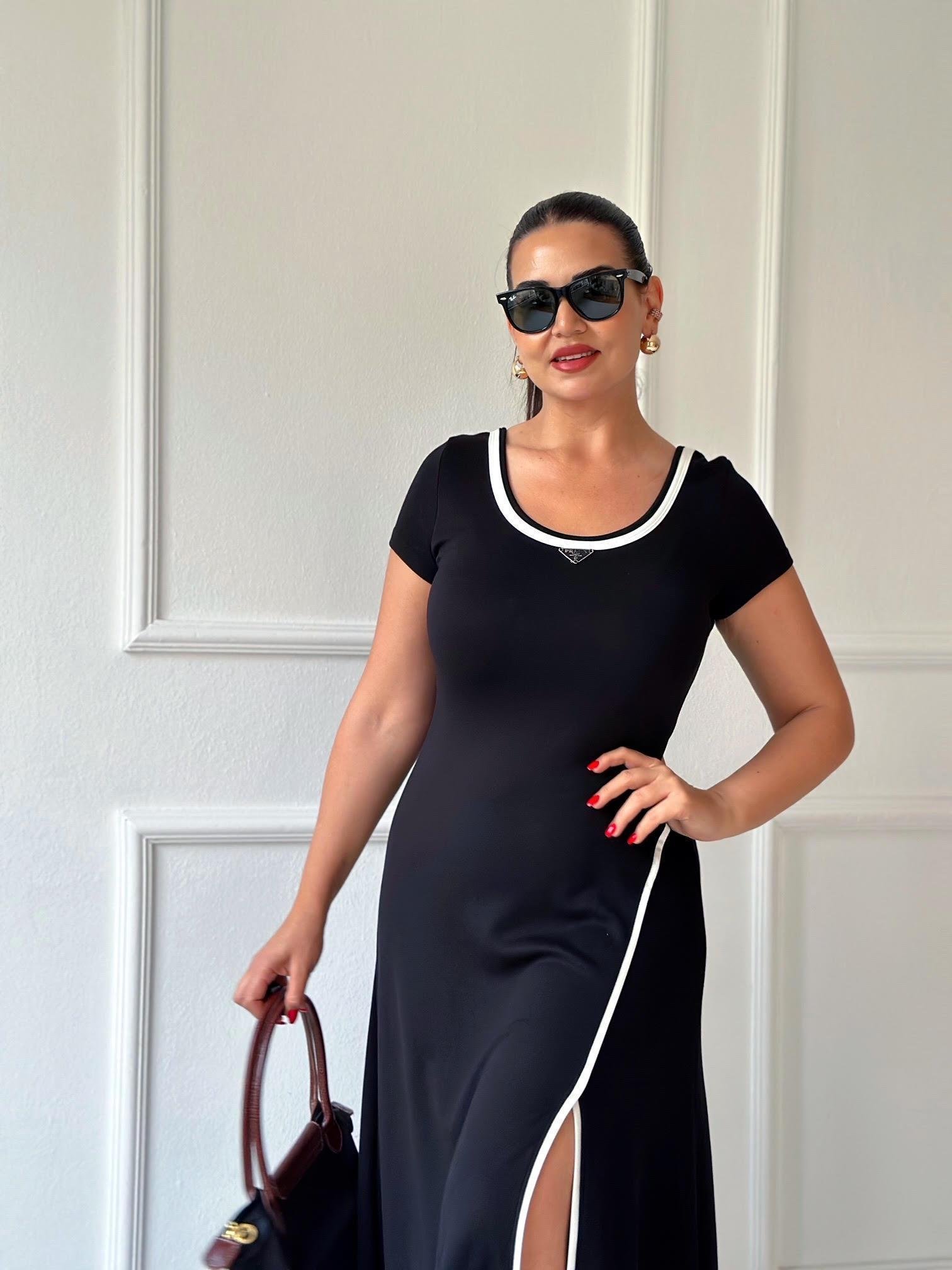 Lüks Kalite U Yaka Beyaz Şeritli Maksi Elbise