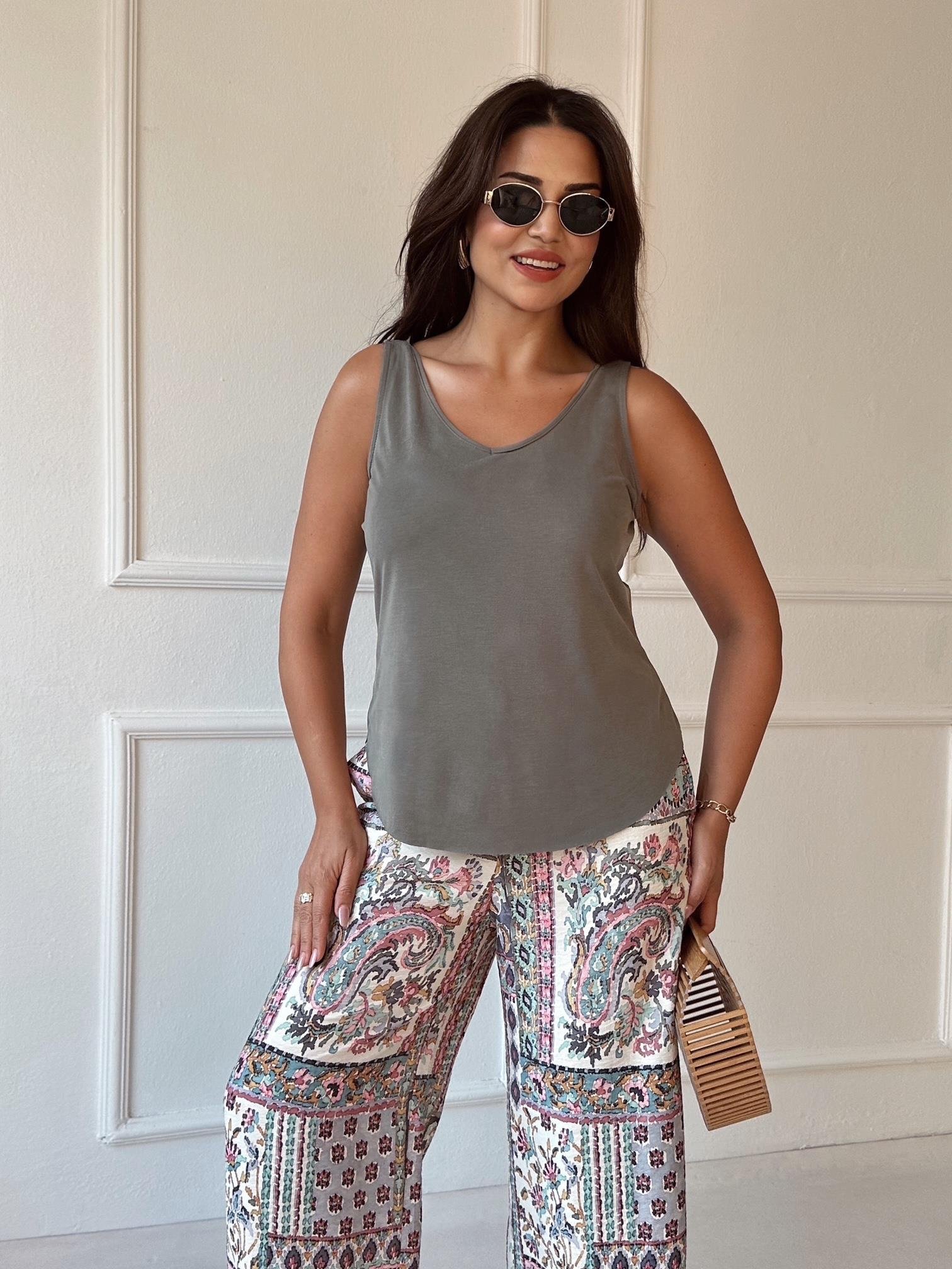 Lüks kalite V Yakalı Modal Atlet Haki