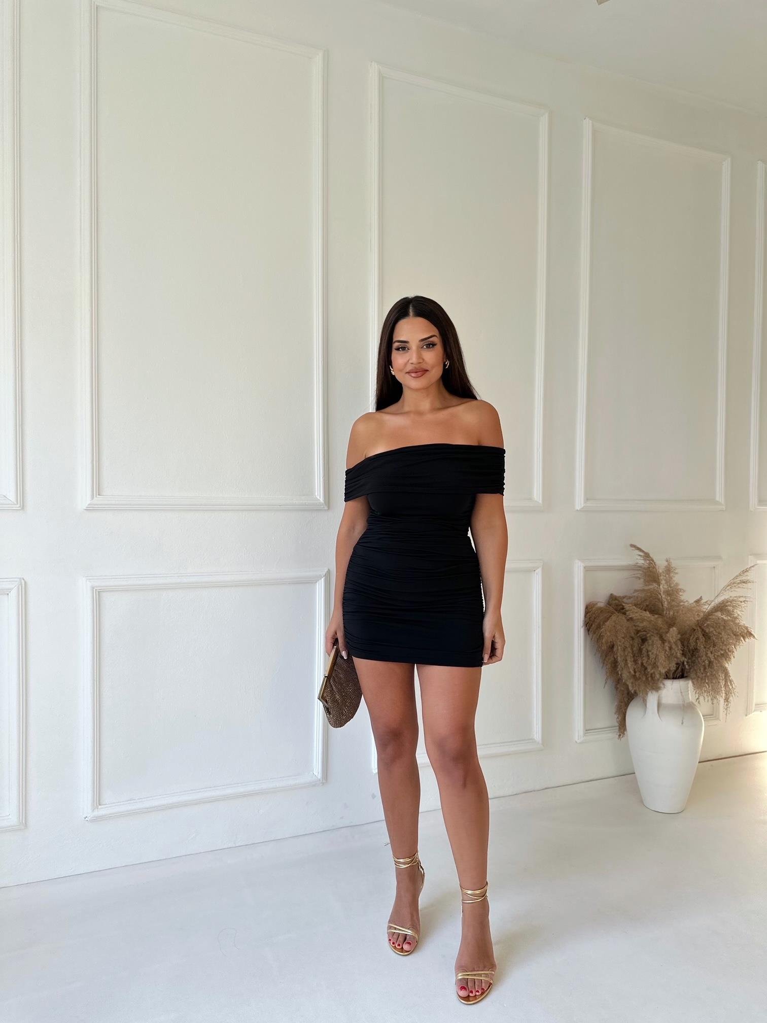 Marka Model Düşük Omuzlu Drapeli Mini Elbise Siyah