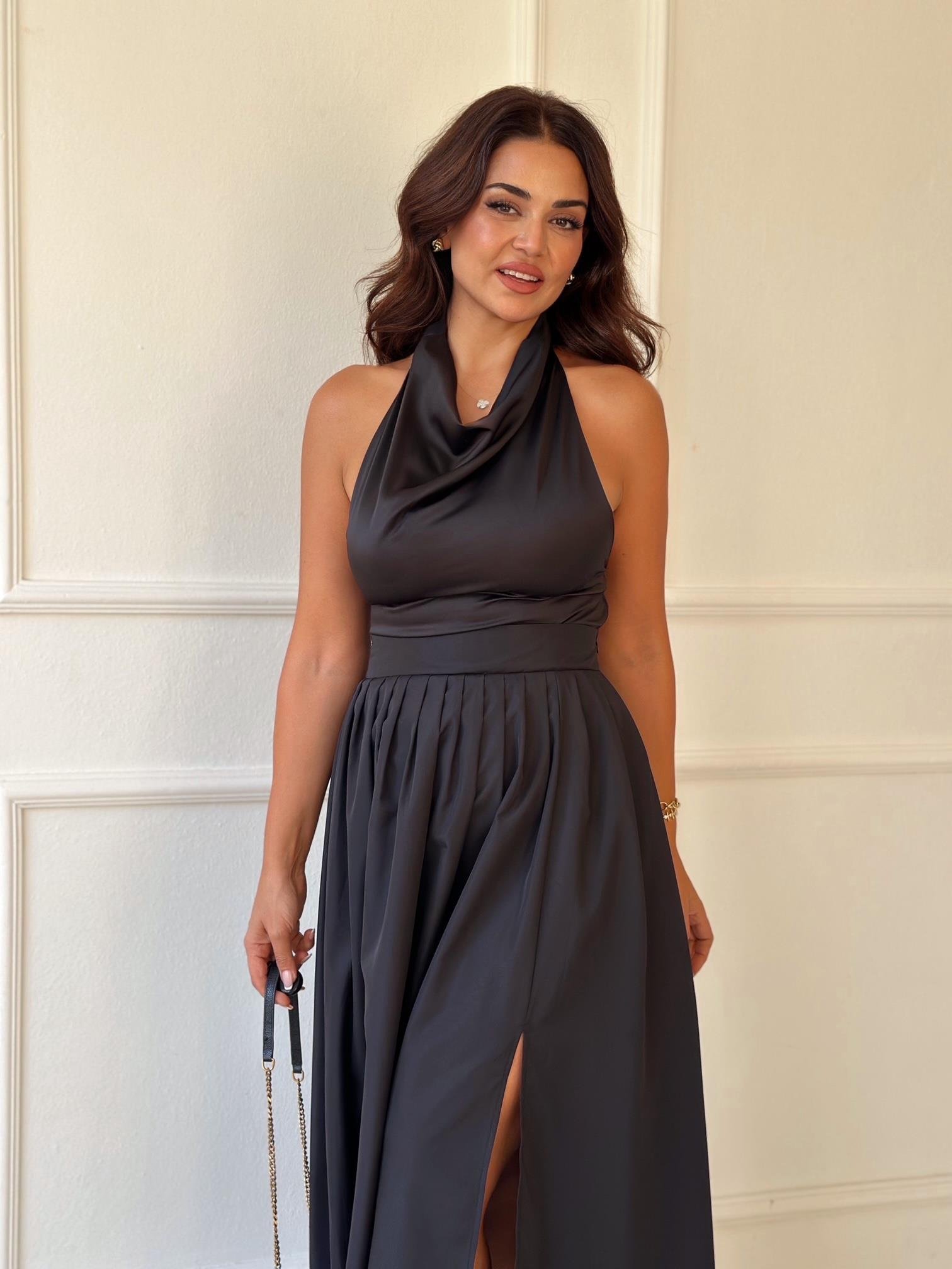 Marka Model Saten Halter Yaka Siyah Bluz