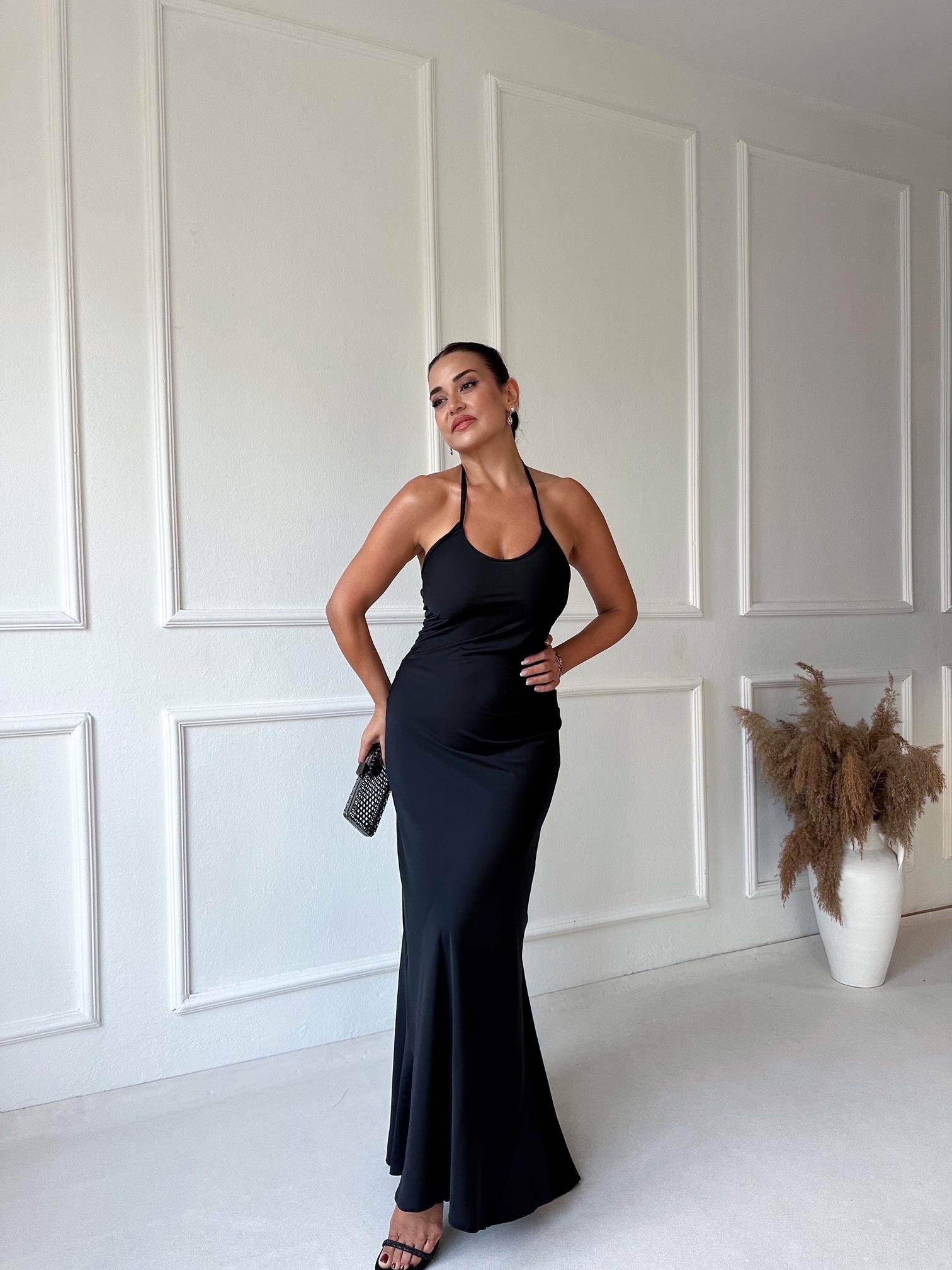 Marka Model Sırt Detaylı Saten Maksi Elbise - Siyah