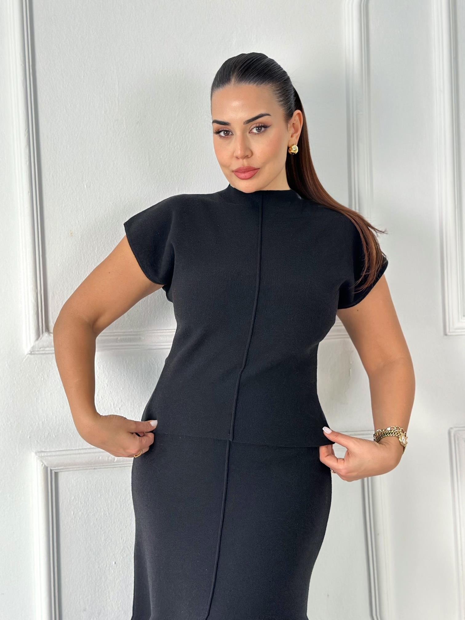 Minimal Line Kısa Kollu Triko Bluz - Siyah