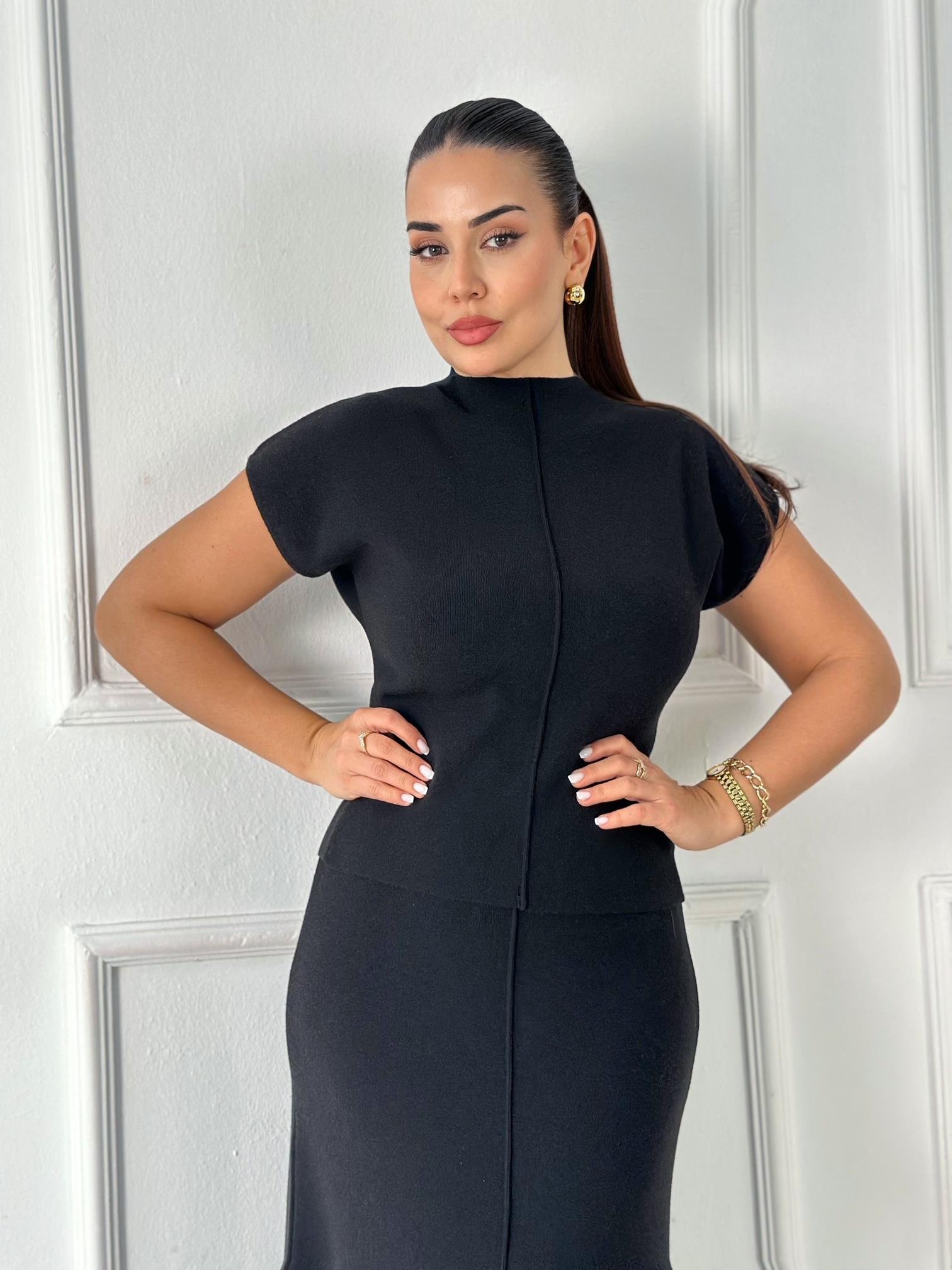 Minimal Line Kısa Kollu Triko Bluz - Siyah