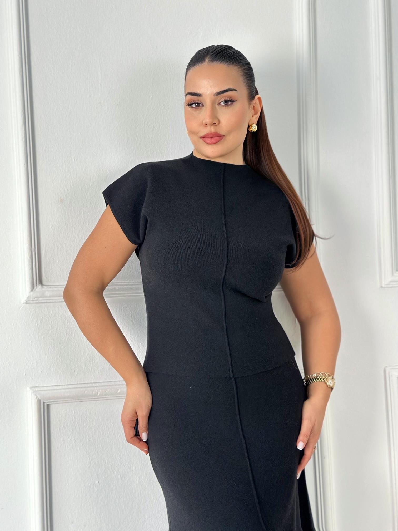 Minimal Line Kısa Kollu Triko Bluz - Siyah