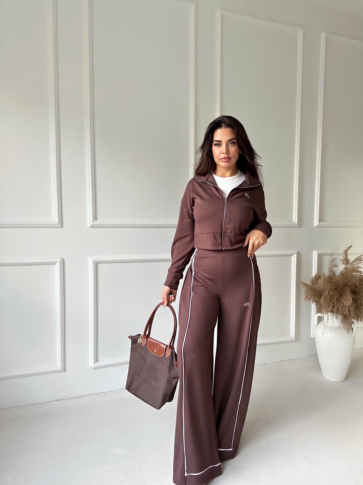 Minimal Şerit Detaylı Geniş Paça Pantolon Takım - Kahve