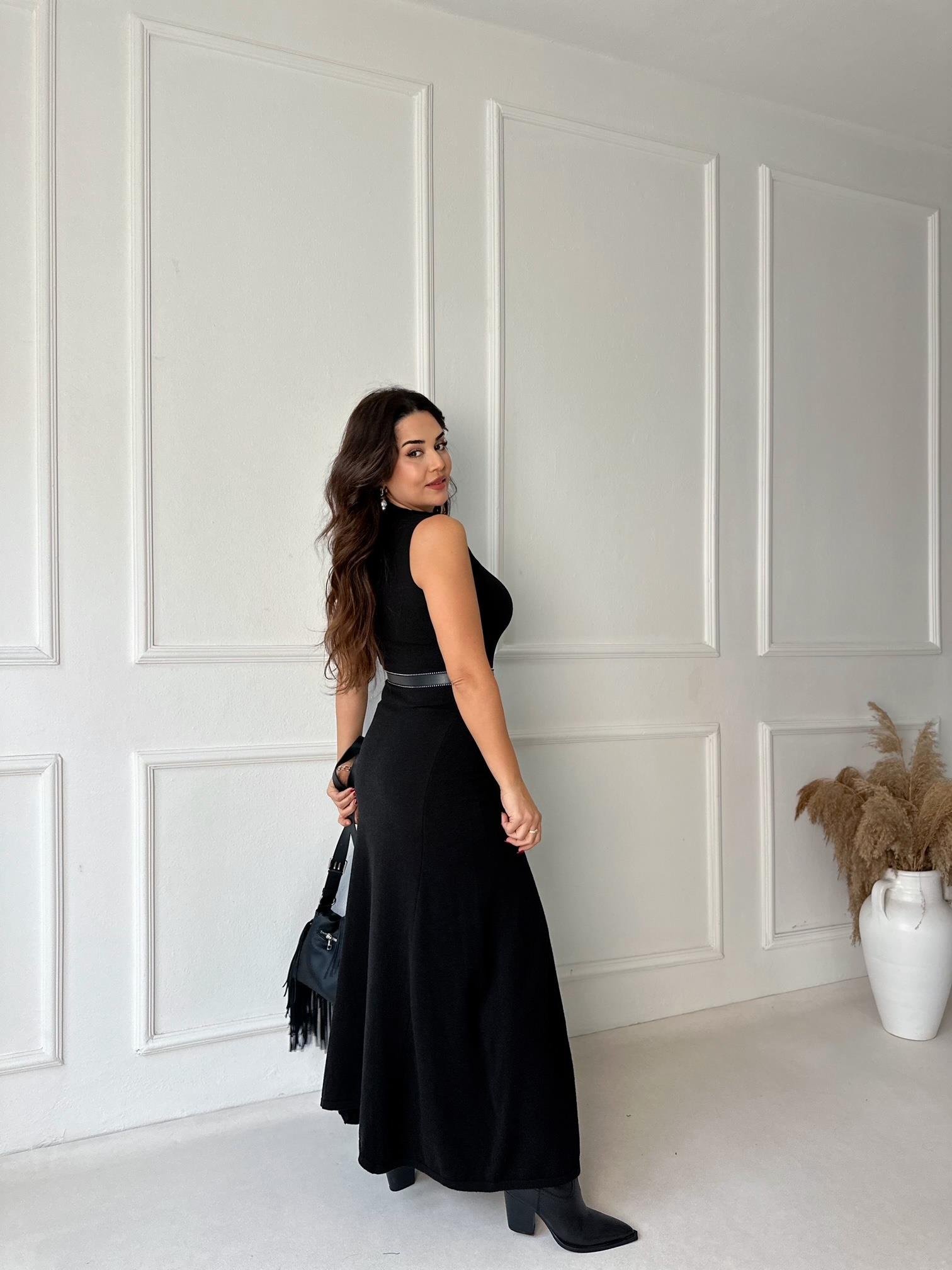 Mocha Chic Kolsuz Midi Triko Elbise - Siyah