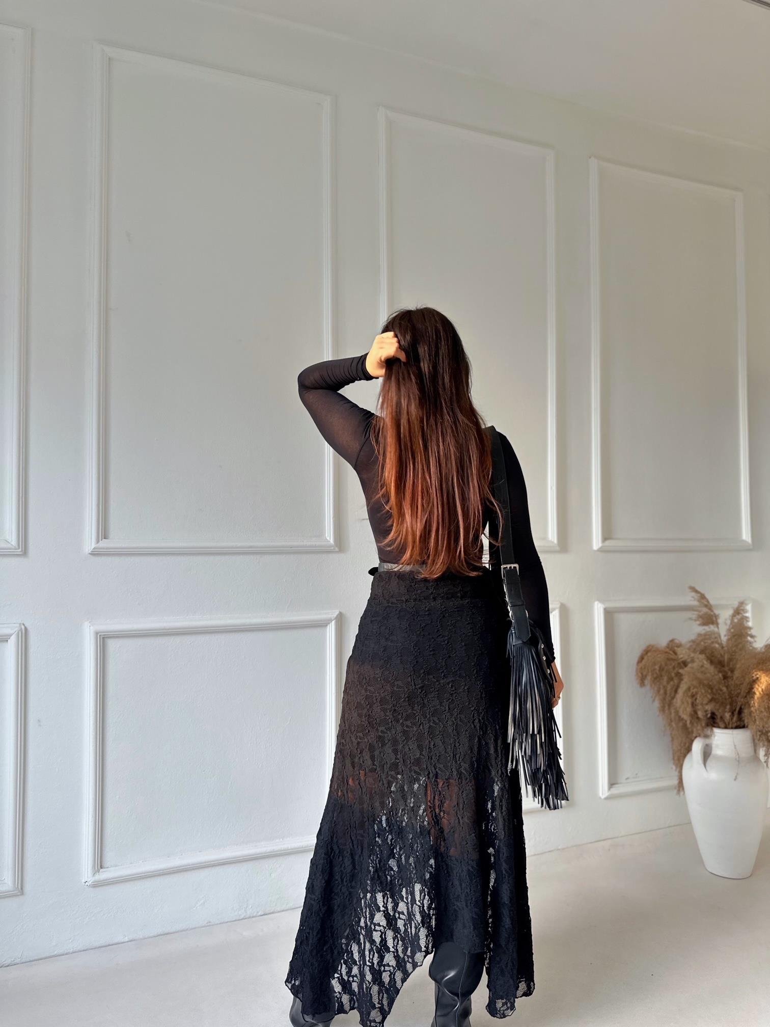 Noir Lace Asimetrik Dantel Etek - Siyah