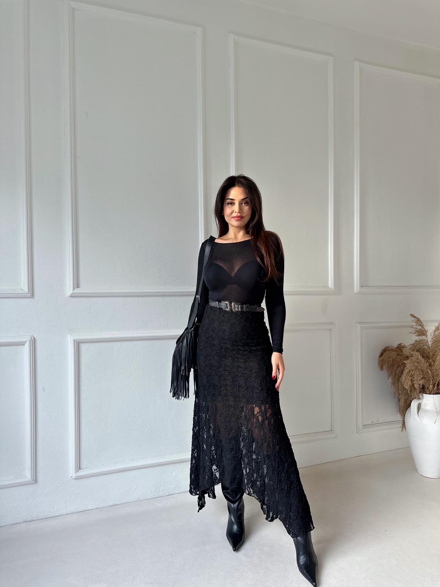 Noir Lace Asimetrik Dantel Etek - Siyah