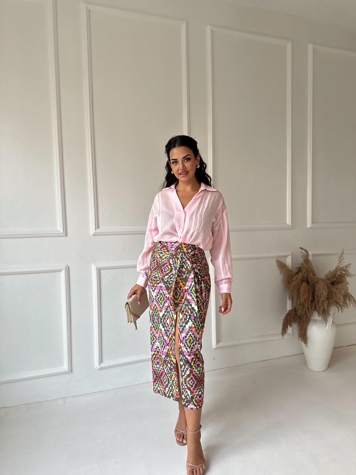 Önden Bağlamalı Yırtmaçlı Renkli Desenli Midi Etek