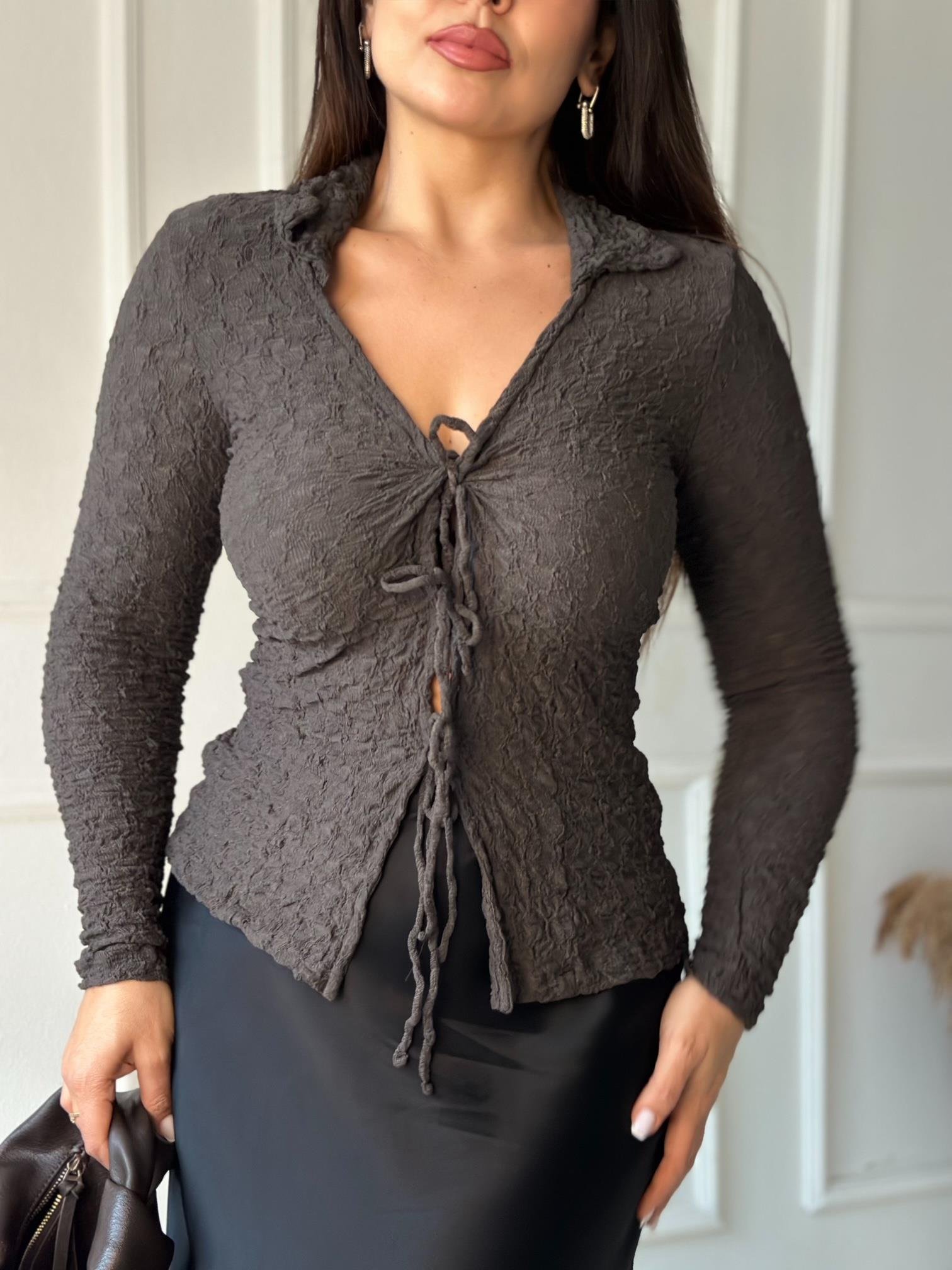 Önü Bağcıklı Dokulu Kadın Bluz - Kahve