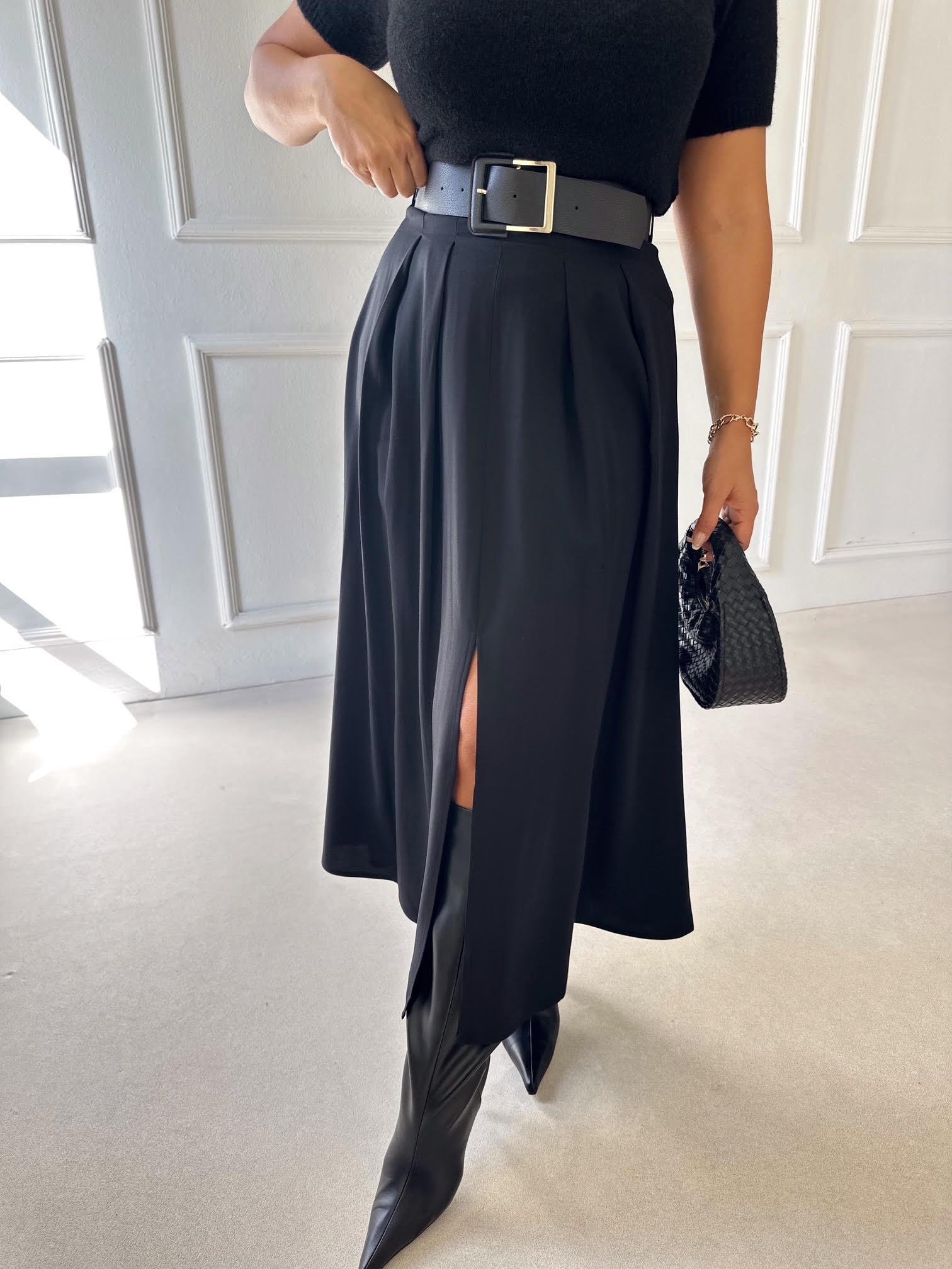 Orijinal Marka Yüksek Bel Kemerli Yırtmaçlı Kloş Etek – Siyah