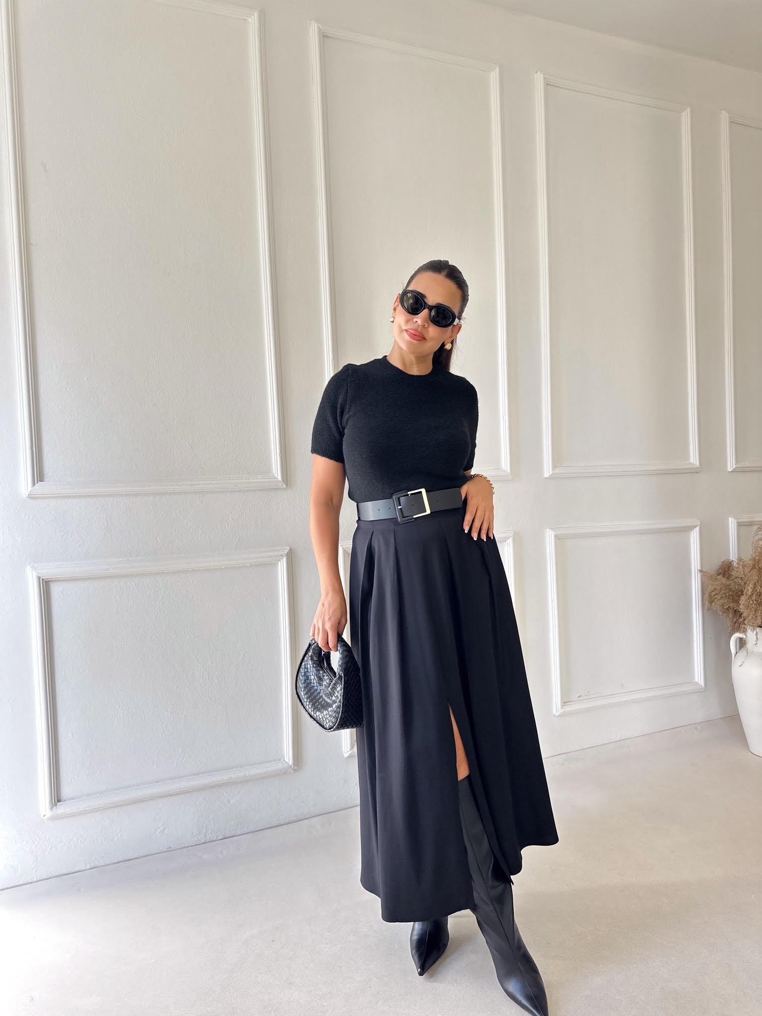 Orijinal Marka Yüksek Bel Kemerli Yırtmaçlı Kloş Etek – Siyah