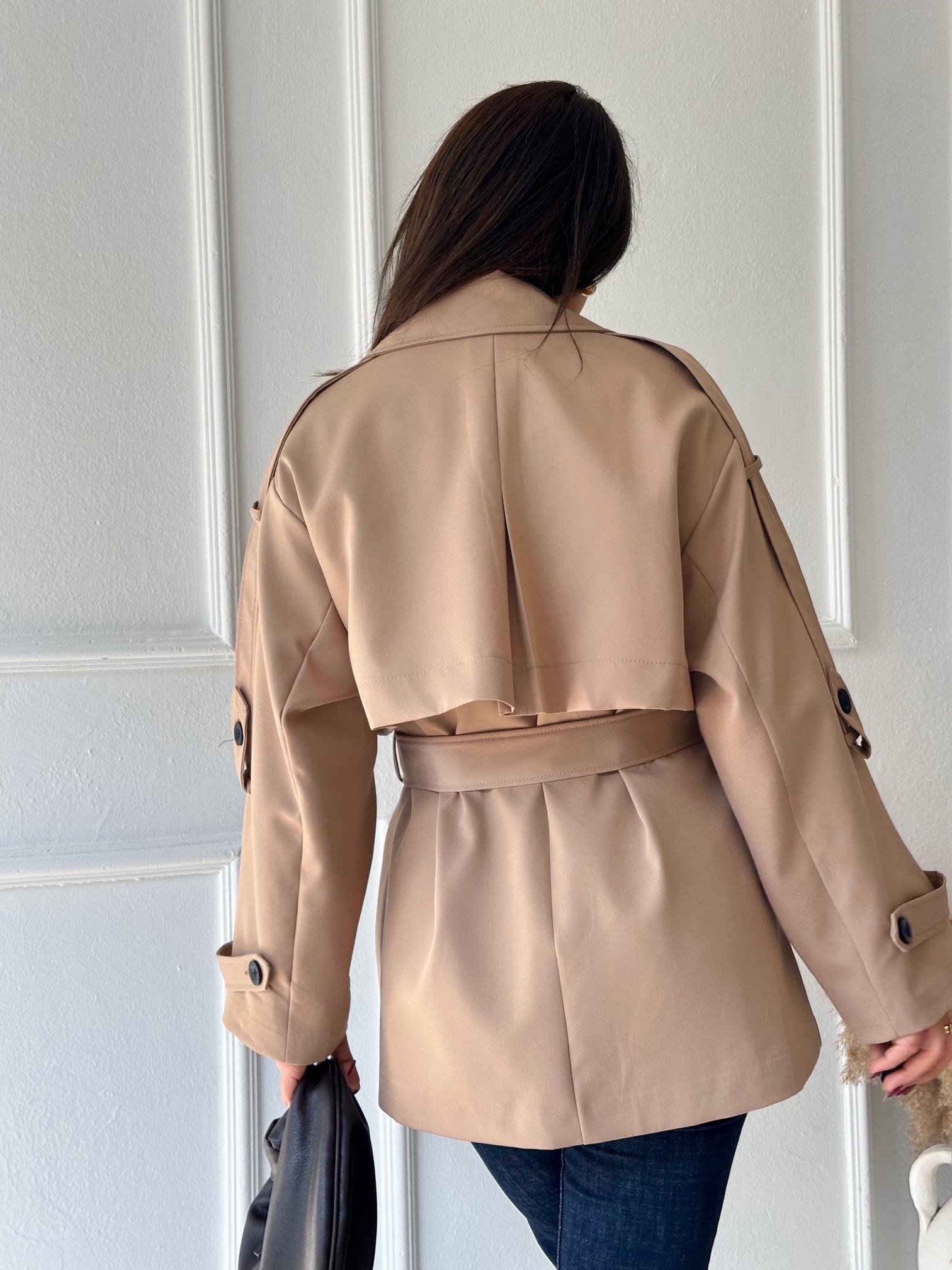 Premium Kalite Kısa Kuşaklı Trenchcoat – Bej