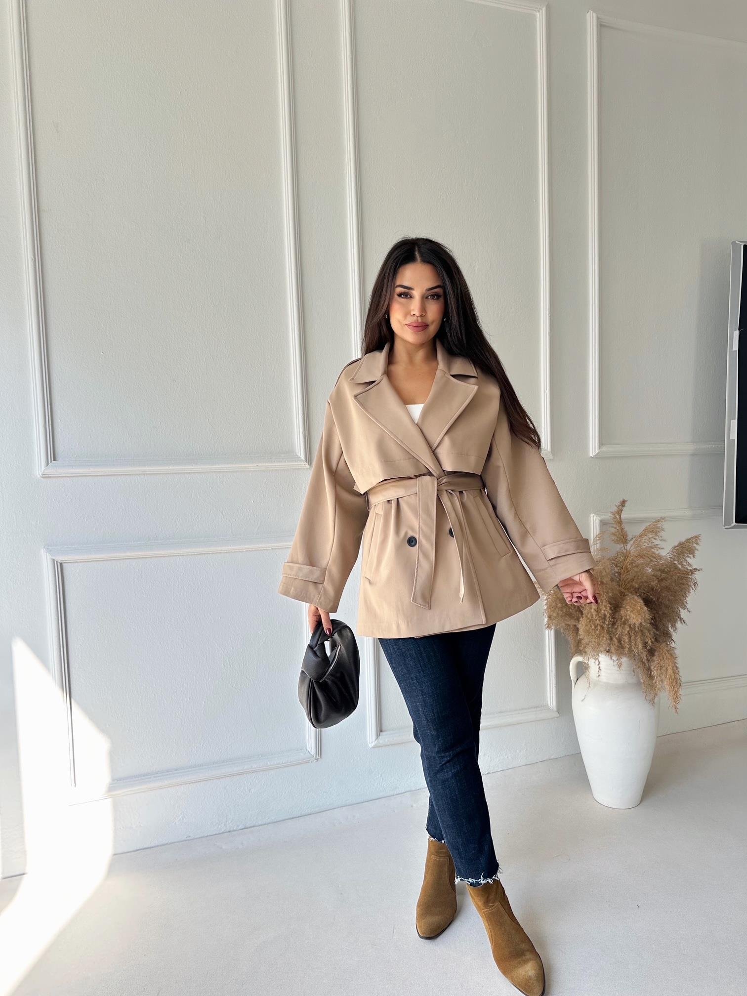 Premium Kalite Kısa Kuşaklı Trenchcoat – Bej