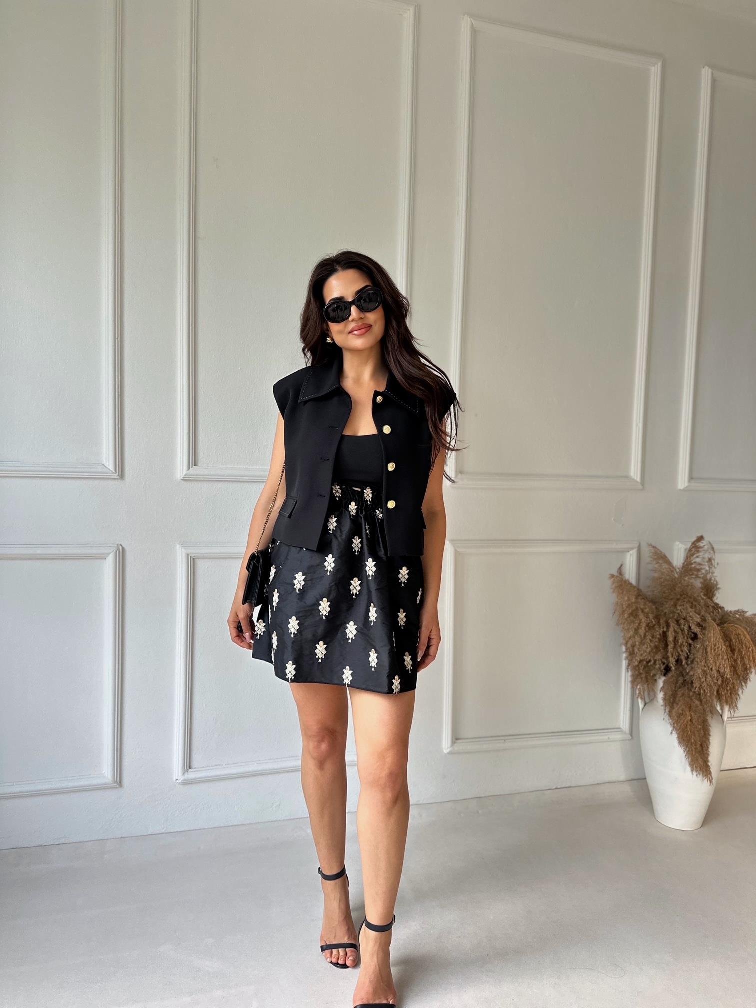 Premium Kalite Kontrast Dikiş Detaylı Yelek-Siyah